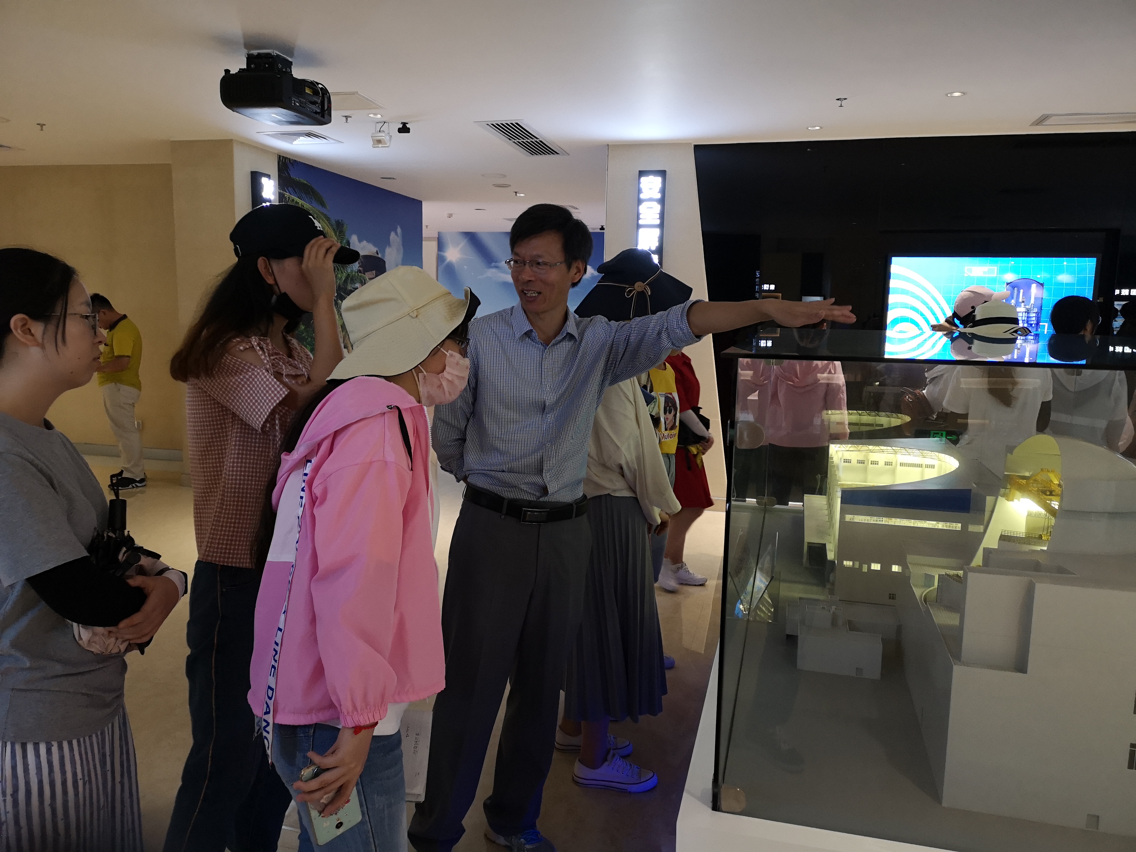 学院开展2016级地理科学专业环岛野外实习