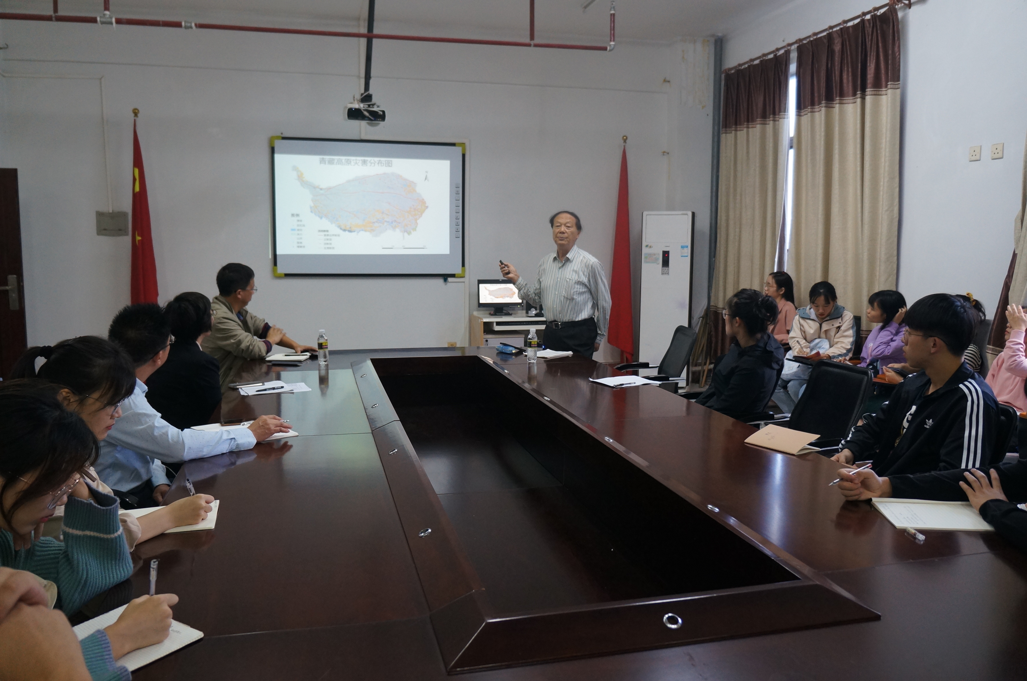 中国科学院佘之祥教授来我院做学术报告