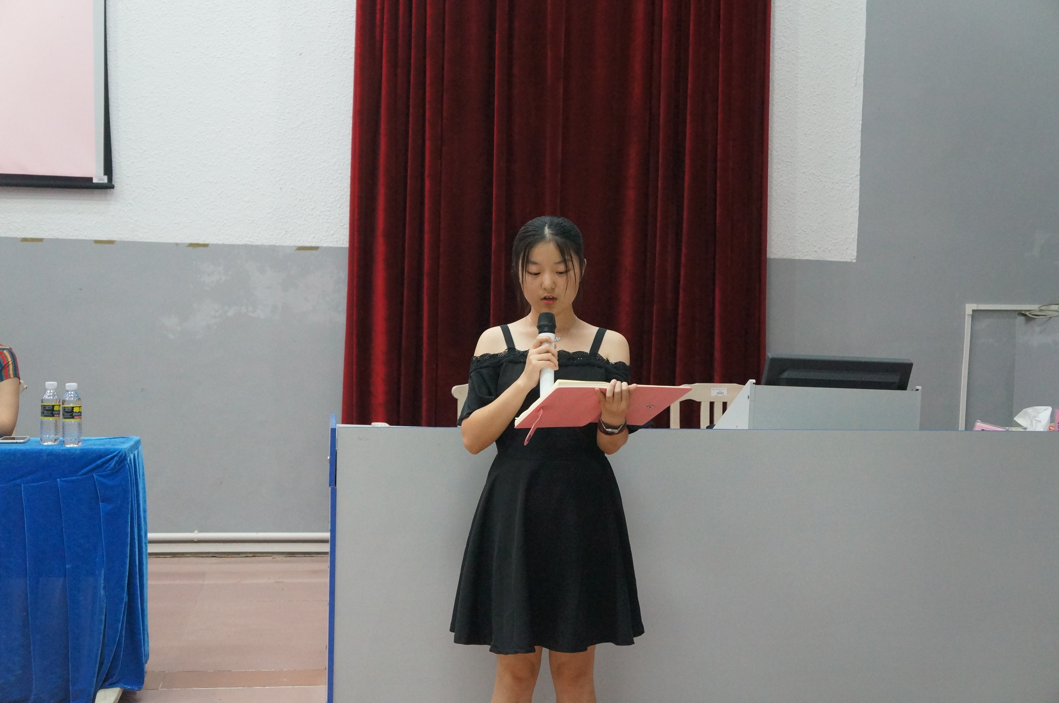 我院隆重举行2017级新生开学典礼