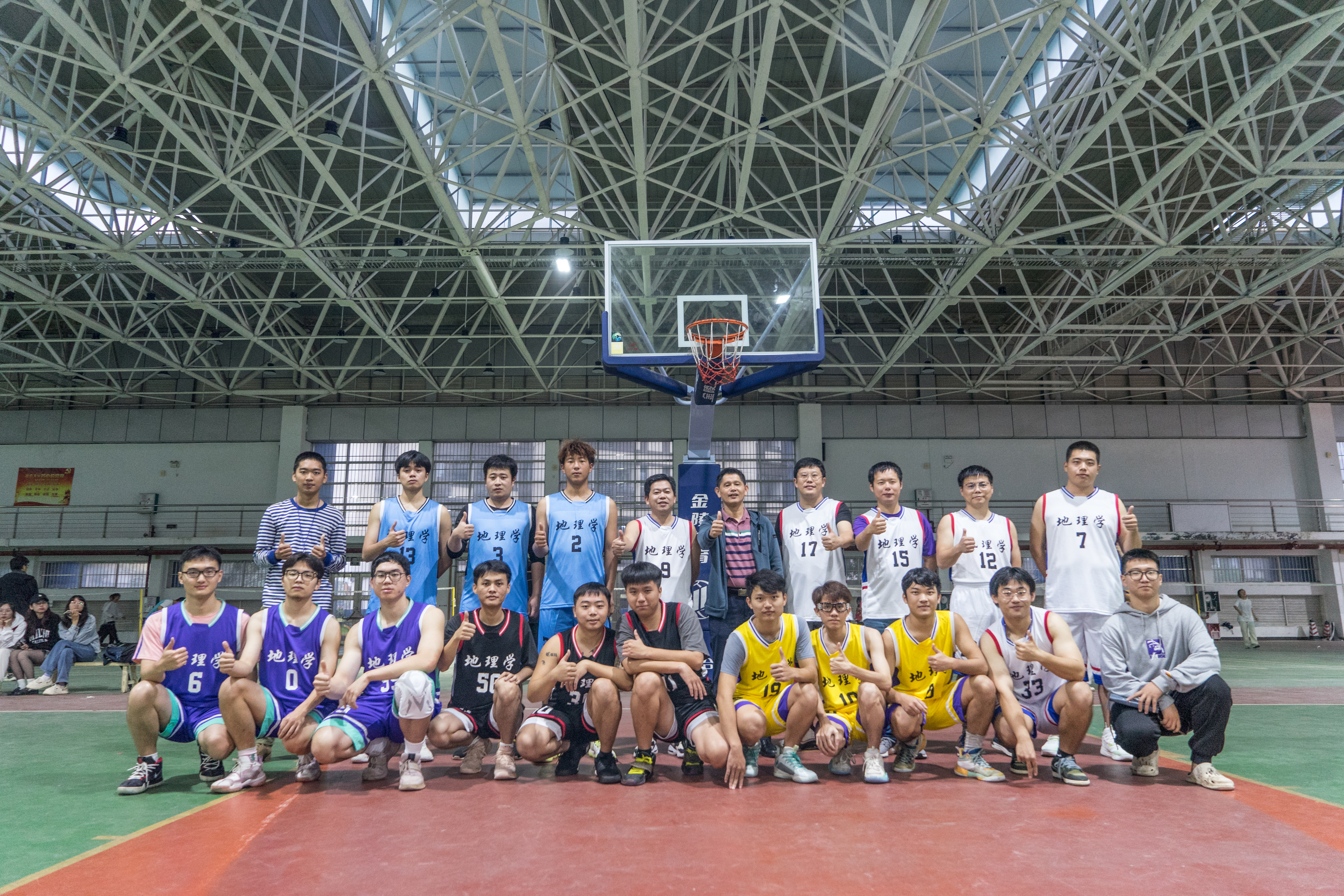 我院第一届研究生“经纬杯”篮球赛举办成功!