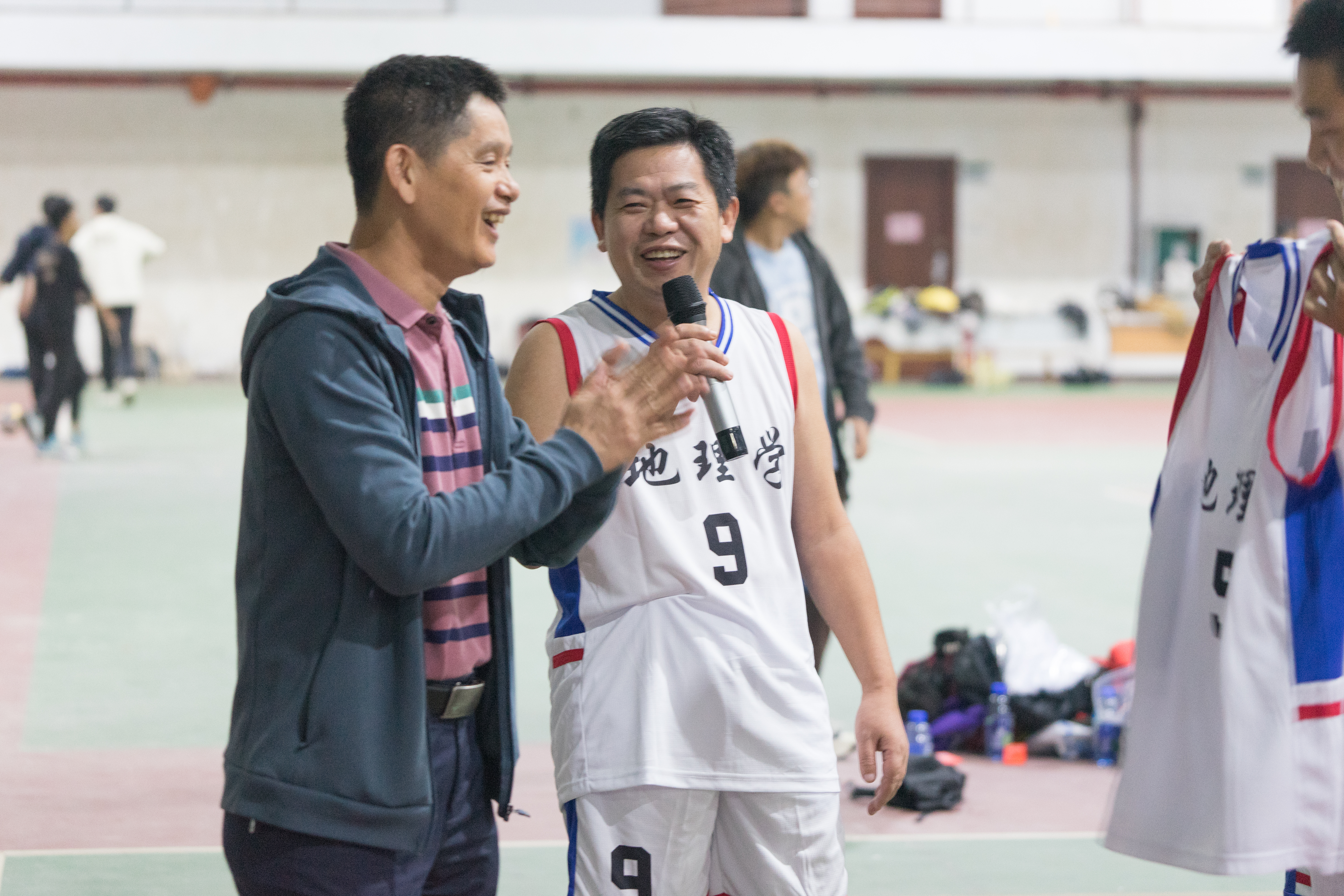 我院第一届研究生“经纬杯”篮球赛举办成功!