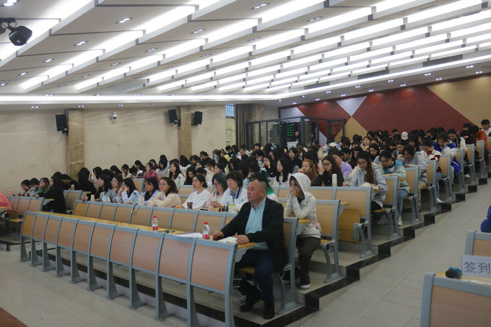 1709084420346337.jpg 新学期安全教育大会.jpg