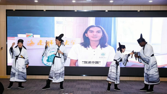 1732517926112472.jpg 比赛现场.jpg