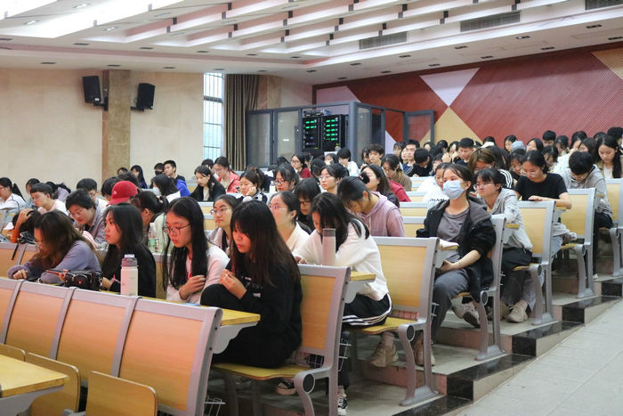 1641800294424329.jpg 我院学生学习反诈知识.jpg