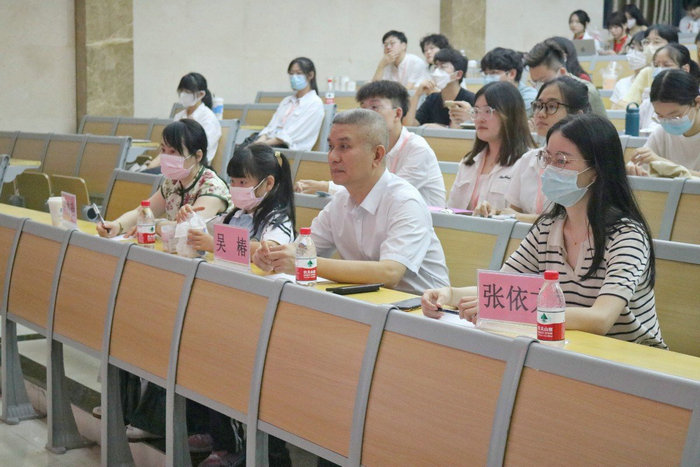 1651734064144611.jpg 评委嘉宾.JPG