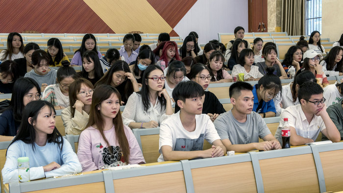 1604385810359294.jpg 吴春波讲座1.jpg