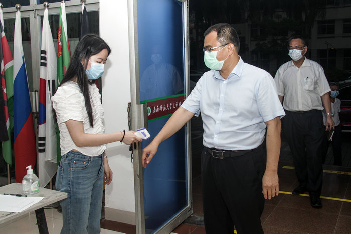 1589425771421390.jpg 疫情防控演练进行中1.jpg