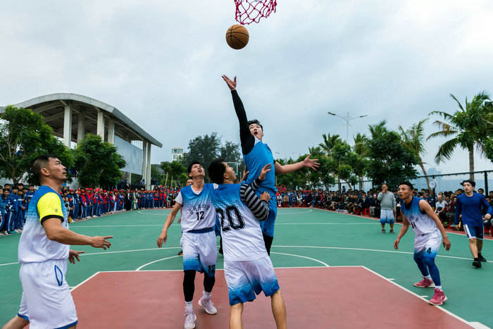 1576483330405589.jpg 中外师生篮球友谊赛.jpg