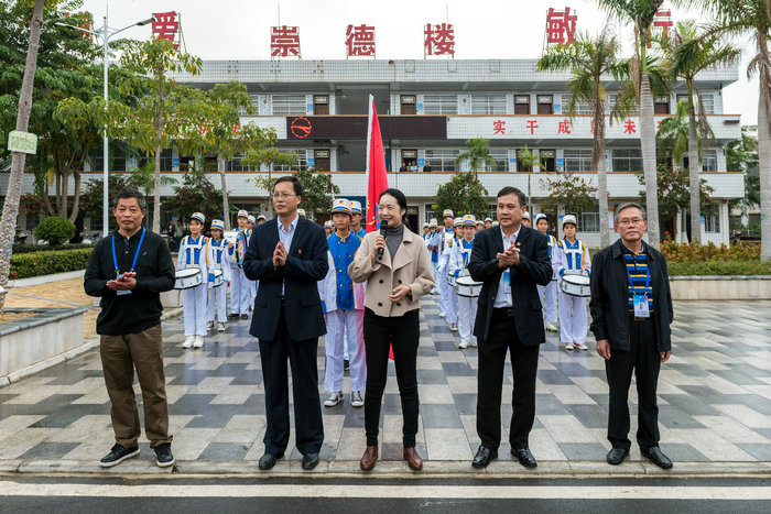 1576483351788667.jpg 我院受到白马井中学的热烈欢迎.jpg