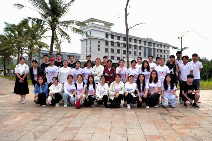 1732866293457969.png 我院参赛者合照.png