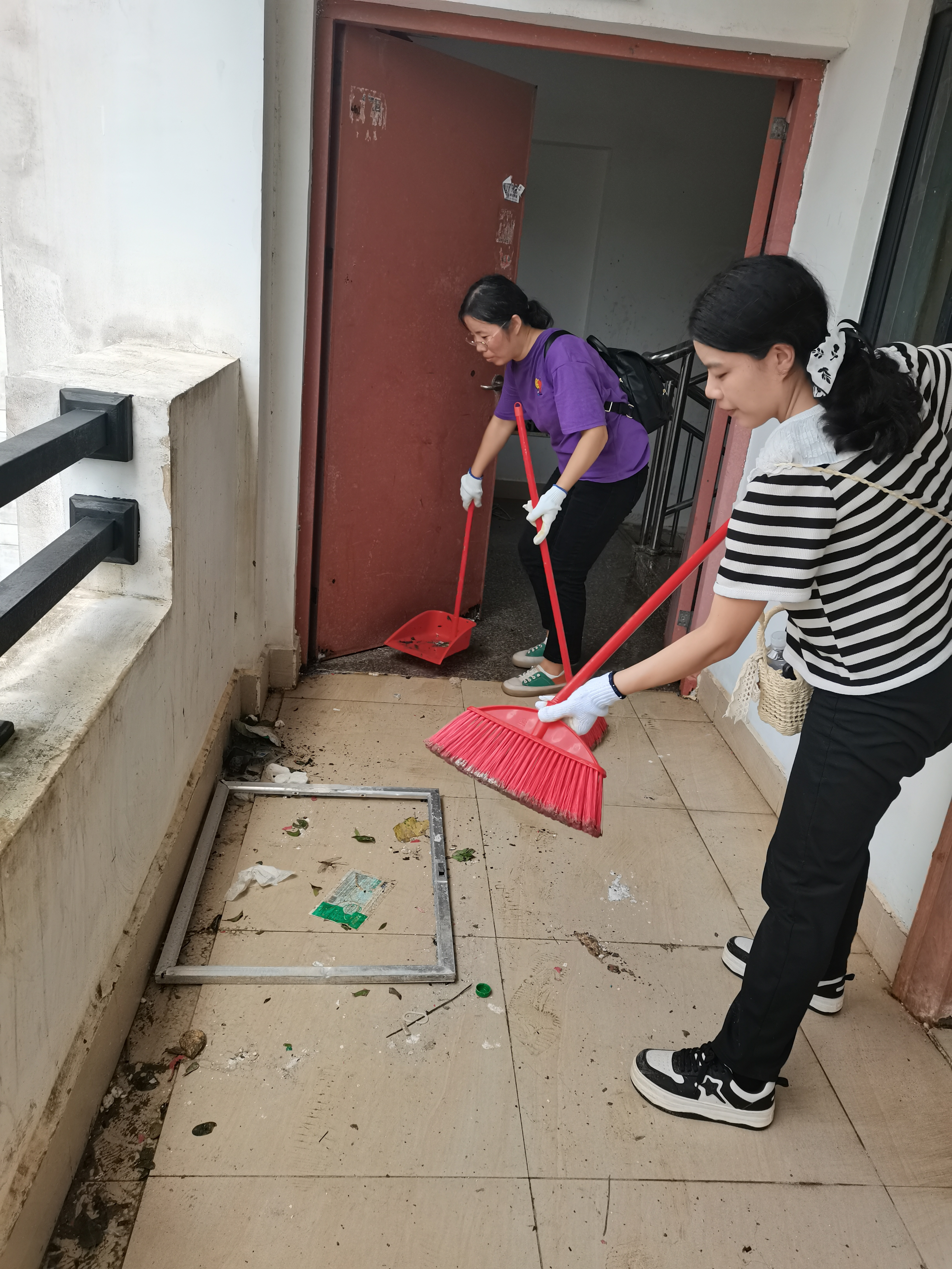 各单位开展校园恢复重建工作