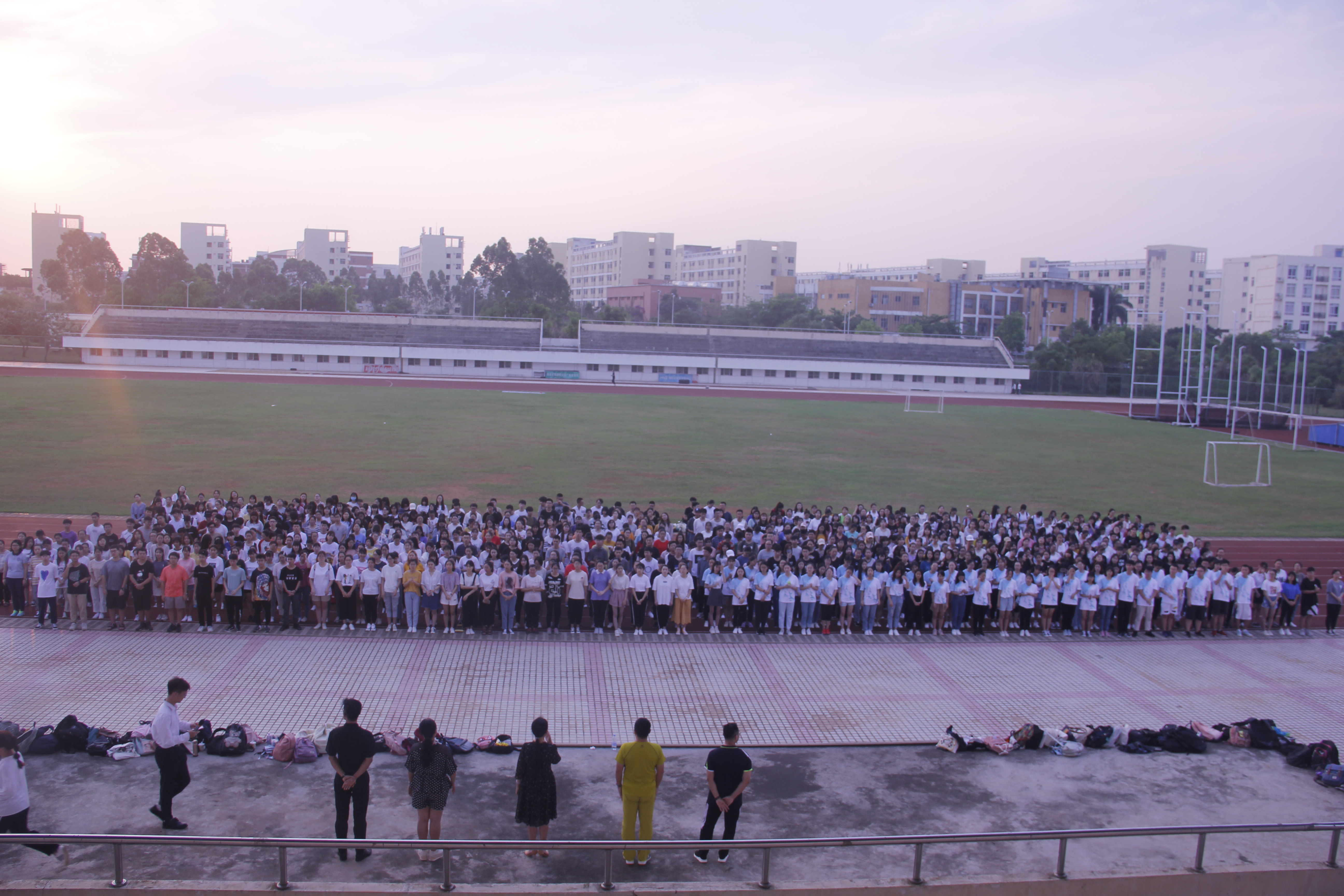 争做好青年,共创新时代――记星空游戏官方文学院升旗仪式