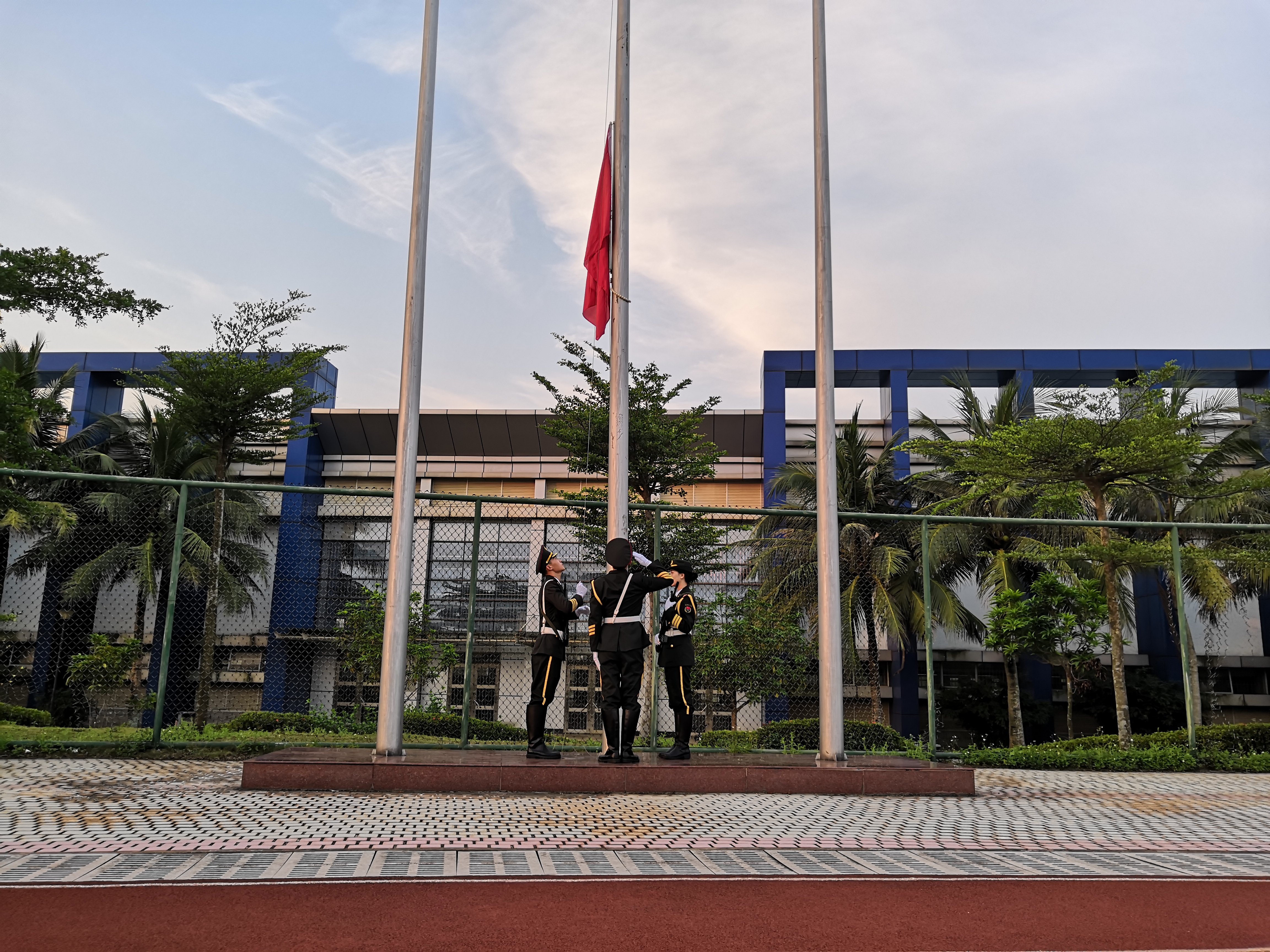 争做好青年,共创新时代――记星空游戏官方文学院升旗仪式