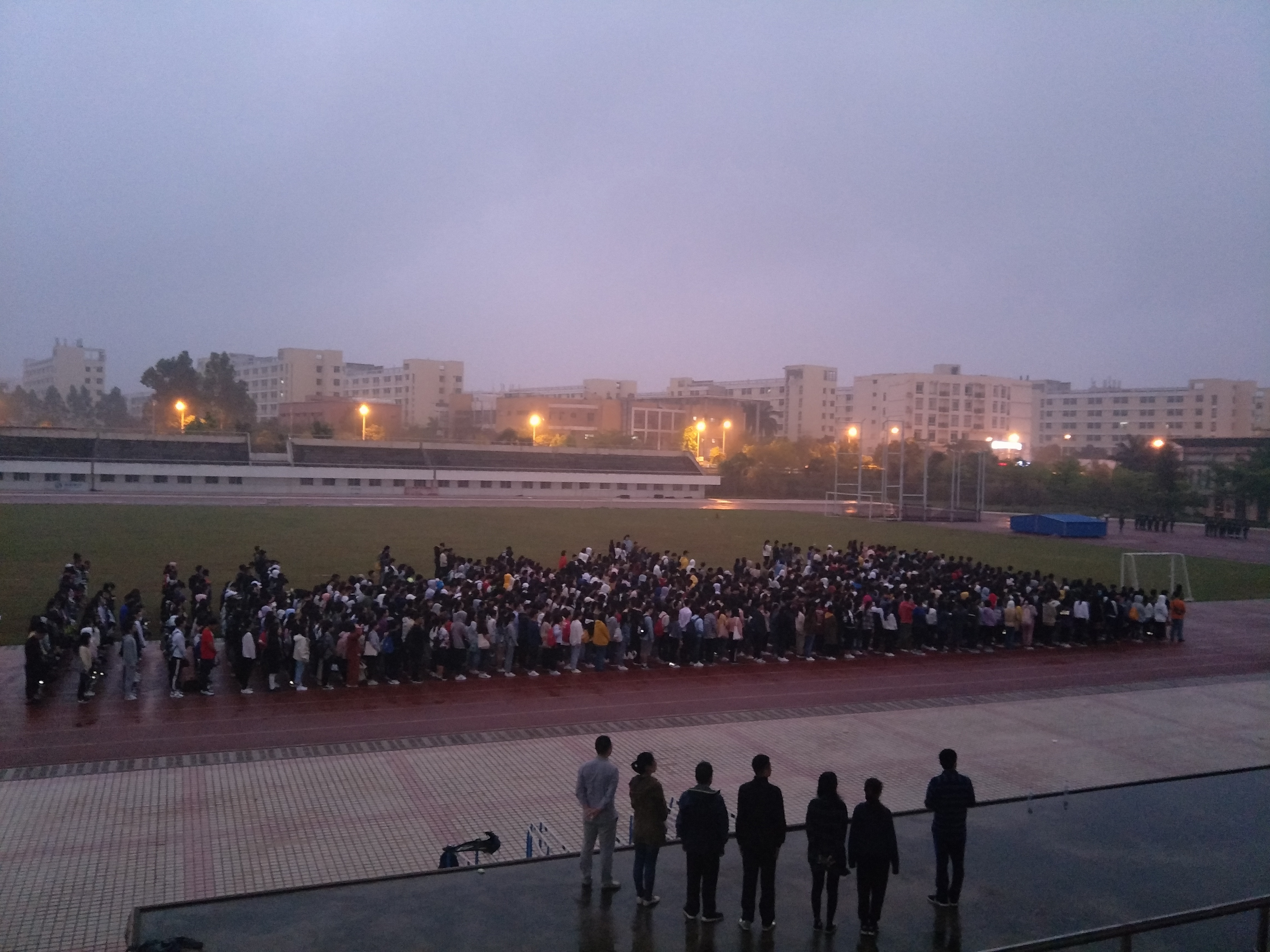 新学期塑新风,国旗下新出发