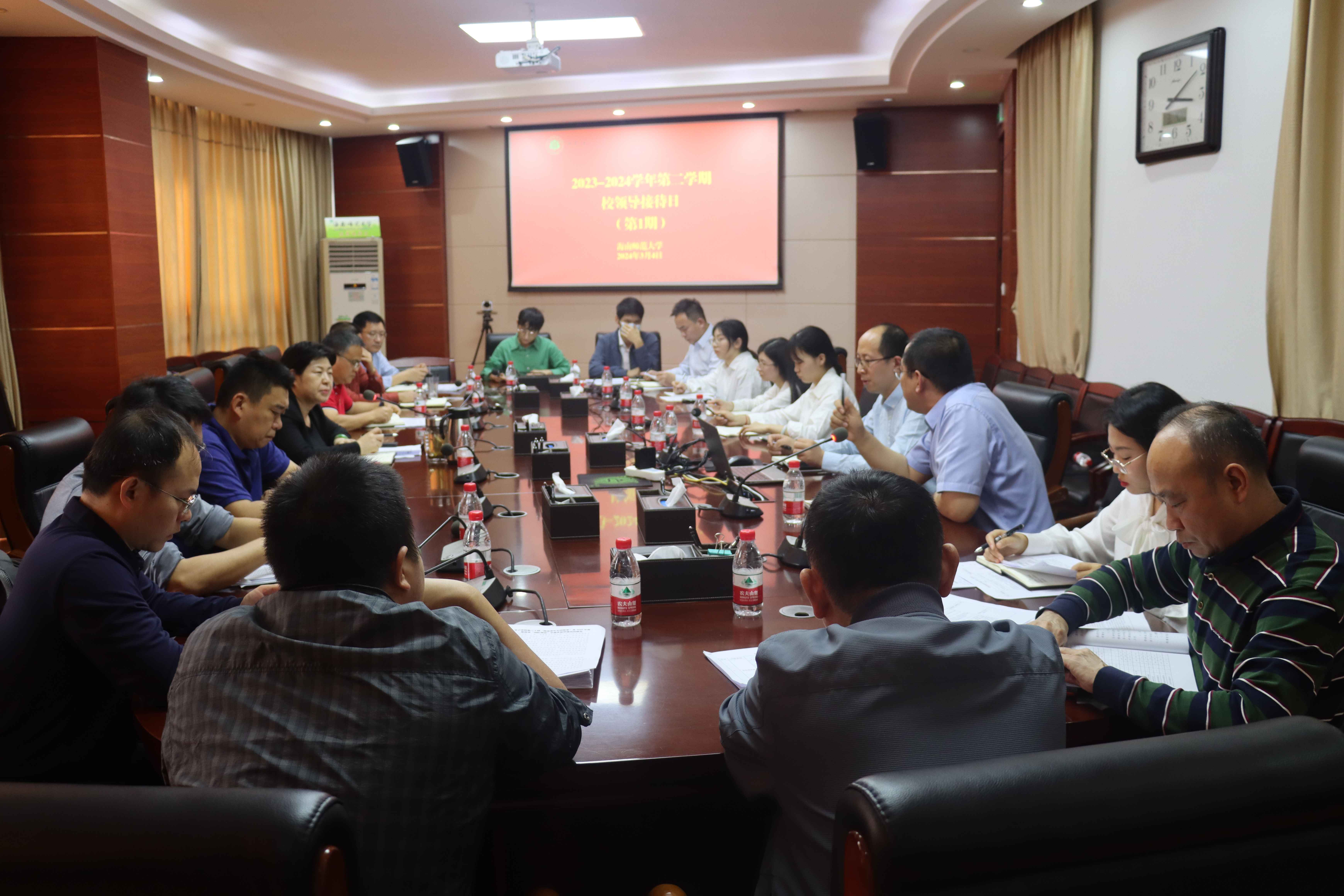 细之又细、不遗余力为师生解决急难愁盼问题 ――许玫主持新学期首场“校领导接待日”活动