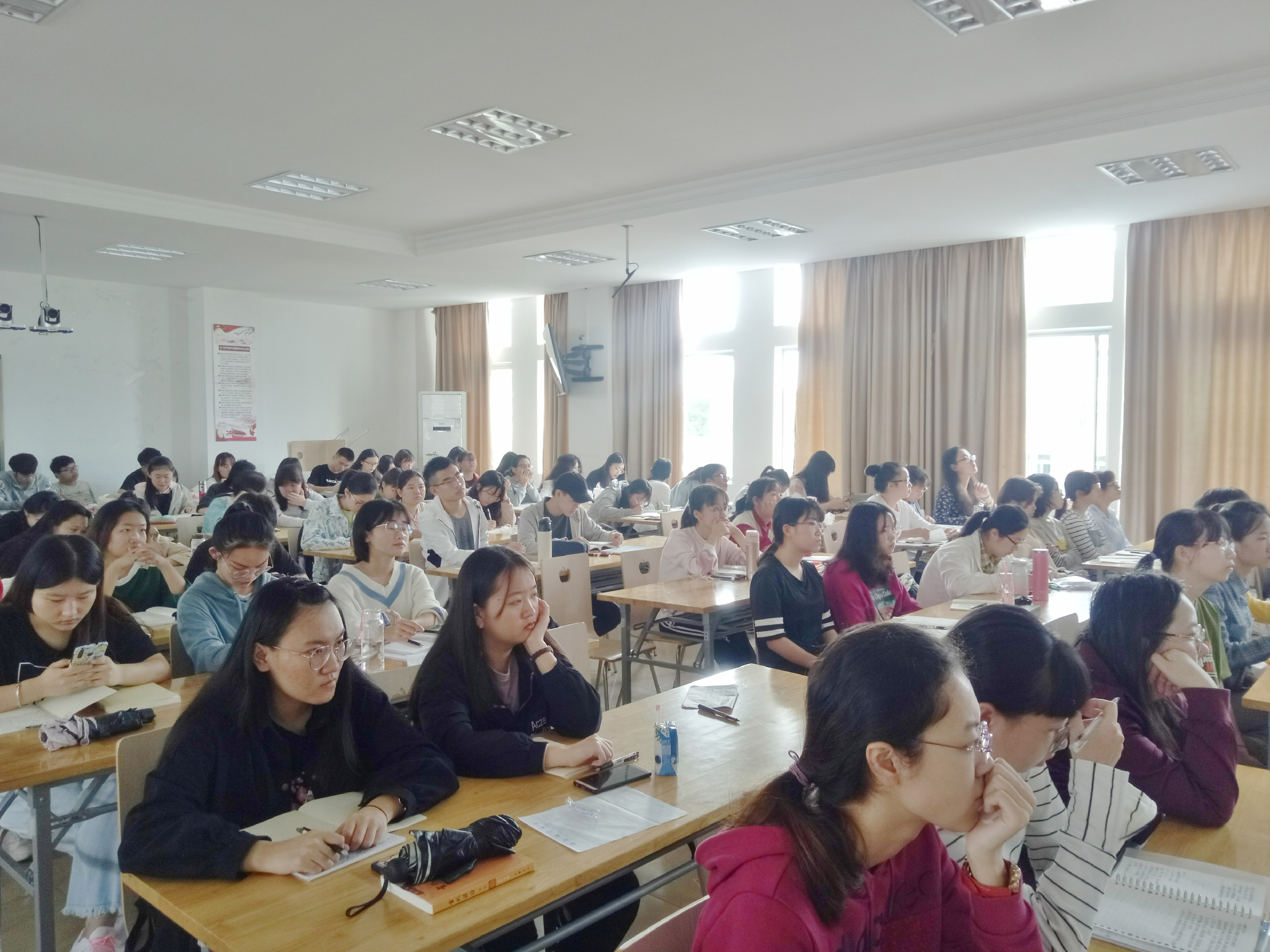 青年之声・记文学院天涯人文弘扬中华优秀传统文化系列讲座之“文学与文化：中国现代文人书写行为研究”