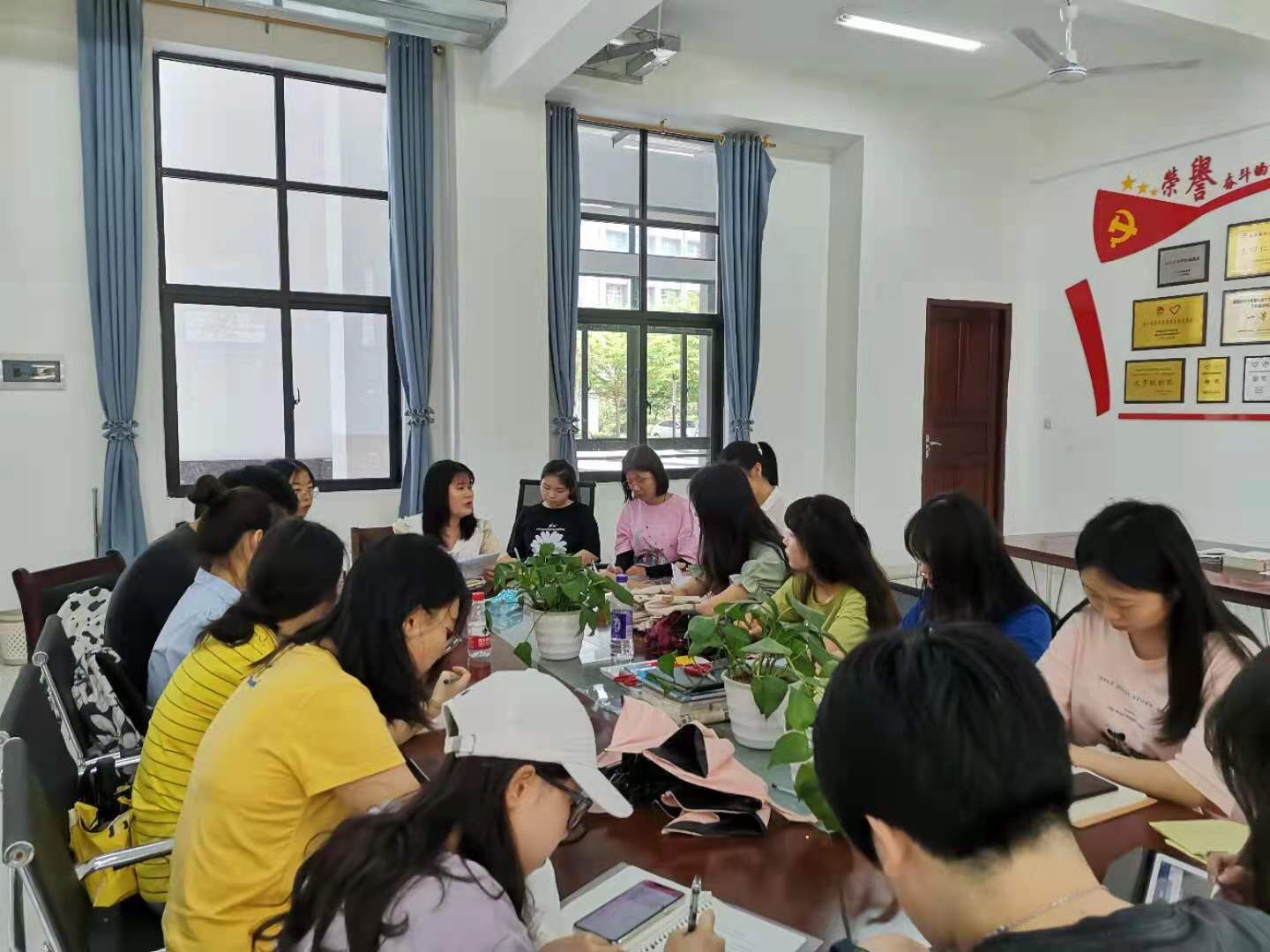 青年之声・马克思主义学院开展“我为群众办实事”实践活动本科生代表座谈会