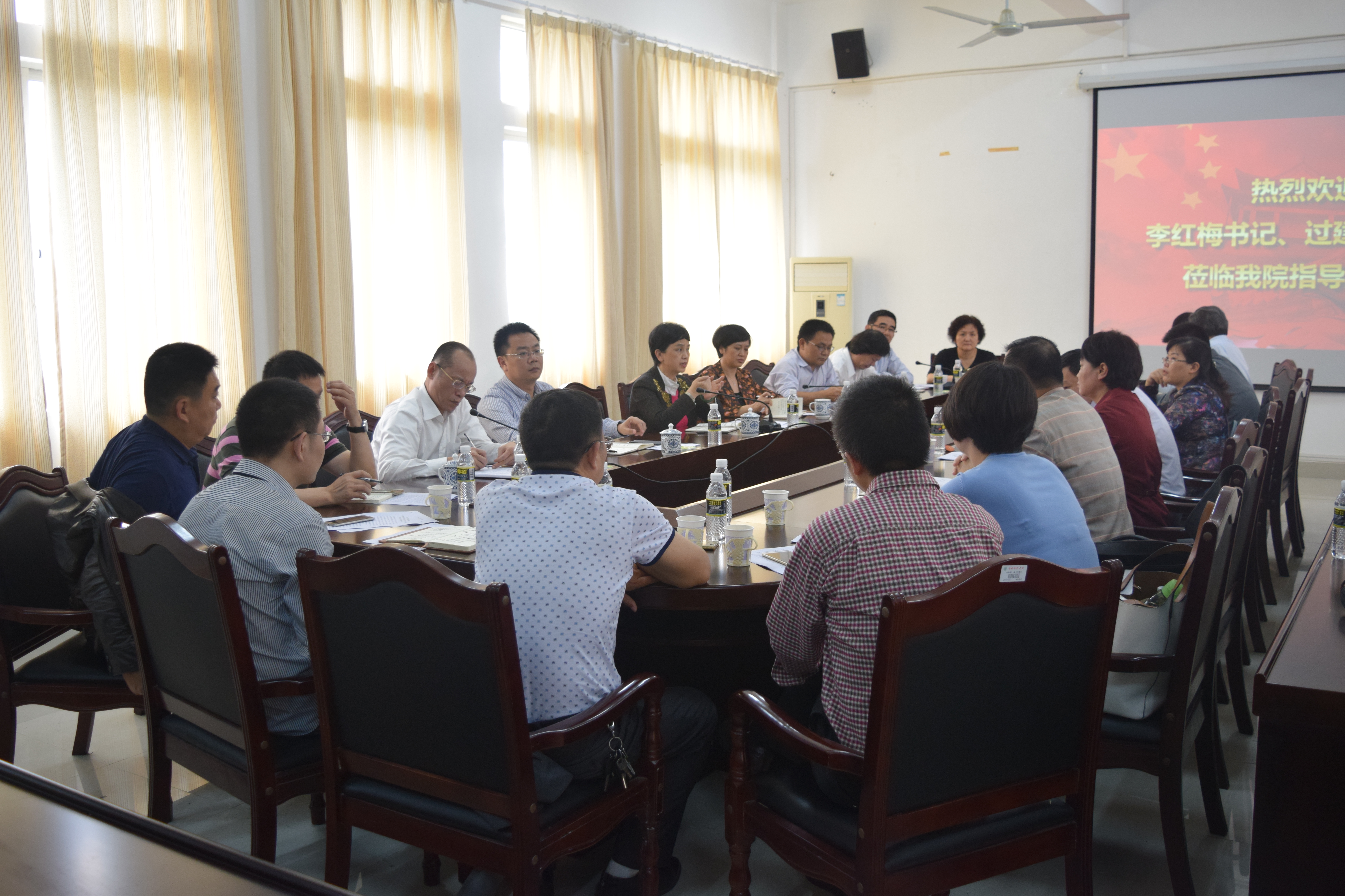 青年之声.建设与创新：校领导莅临化学与化工学院指导工作