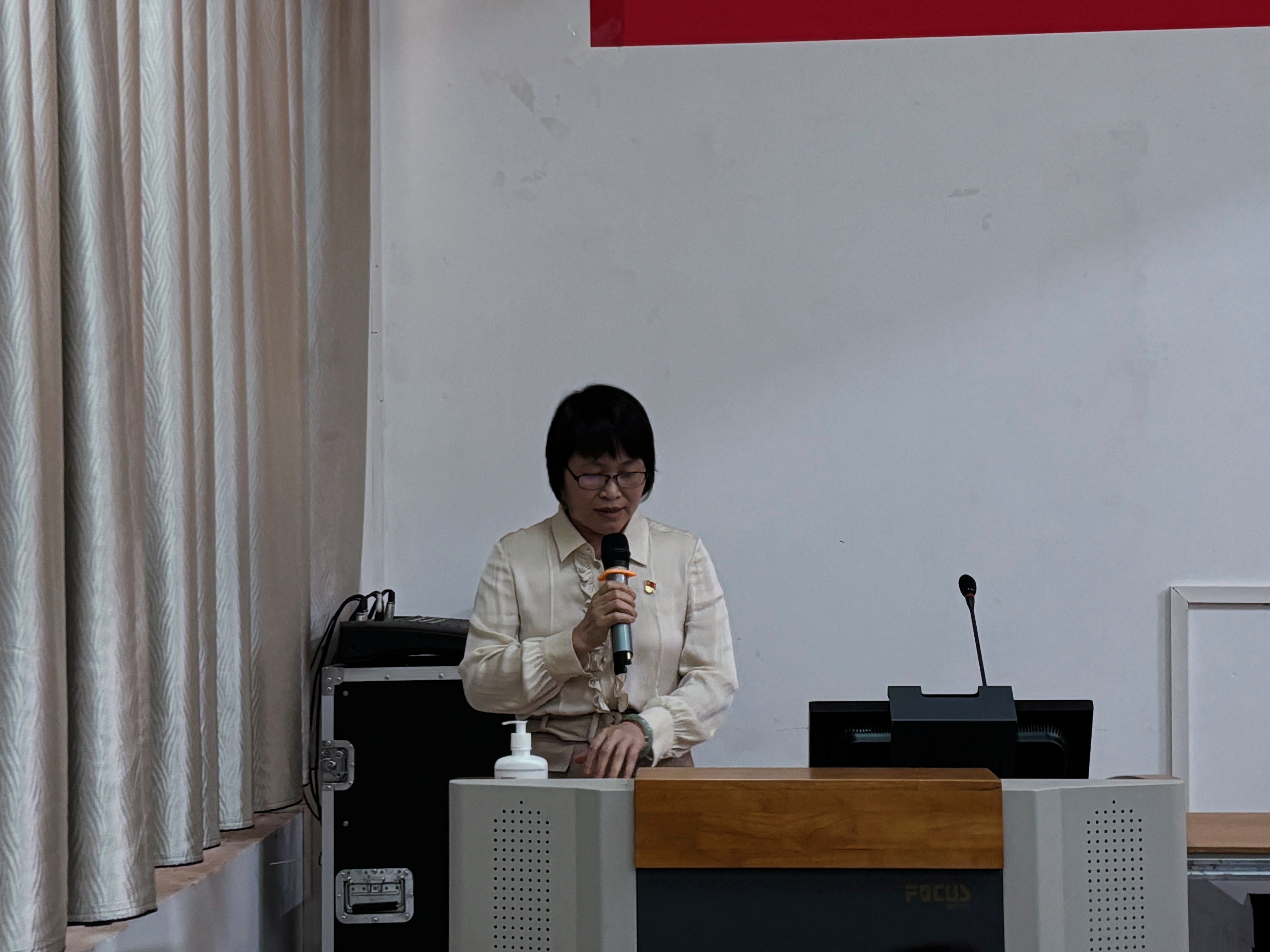 学院党委召开换届选举党员大会