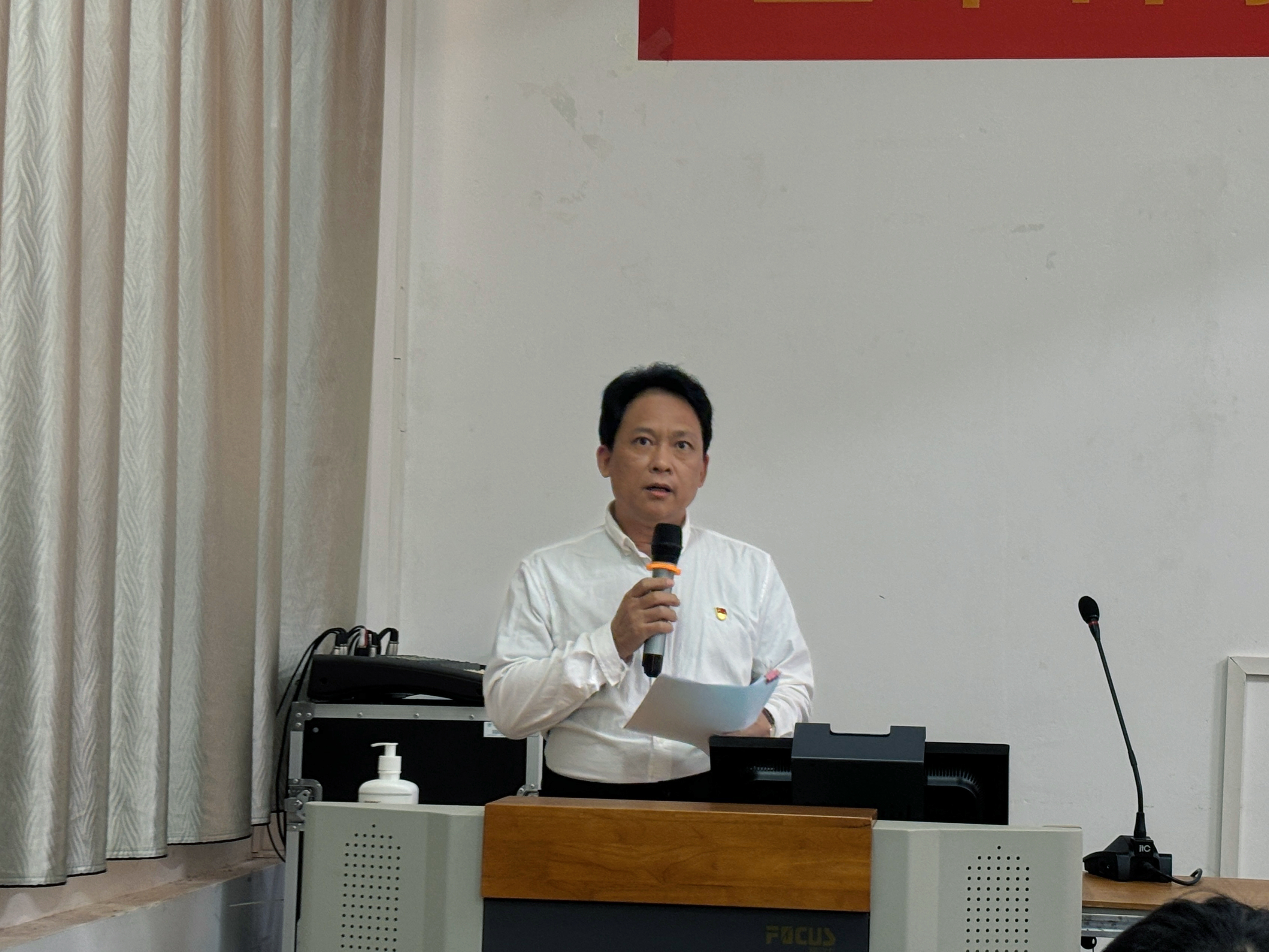 学院党委召开换届选举党员大会