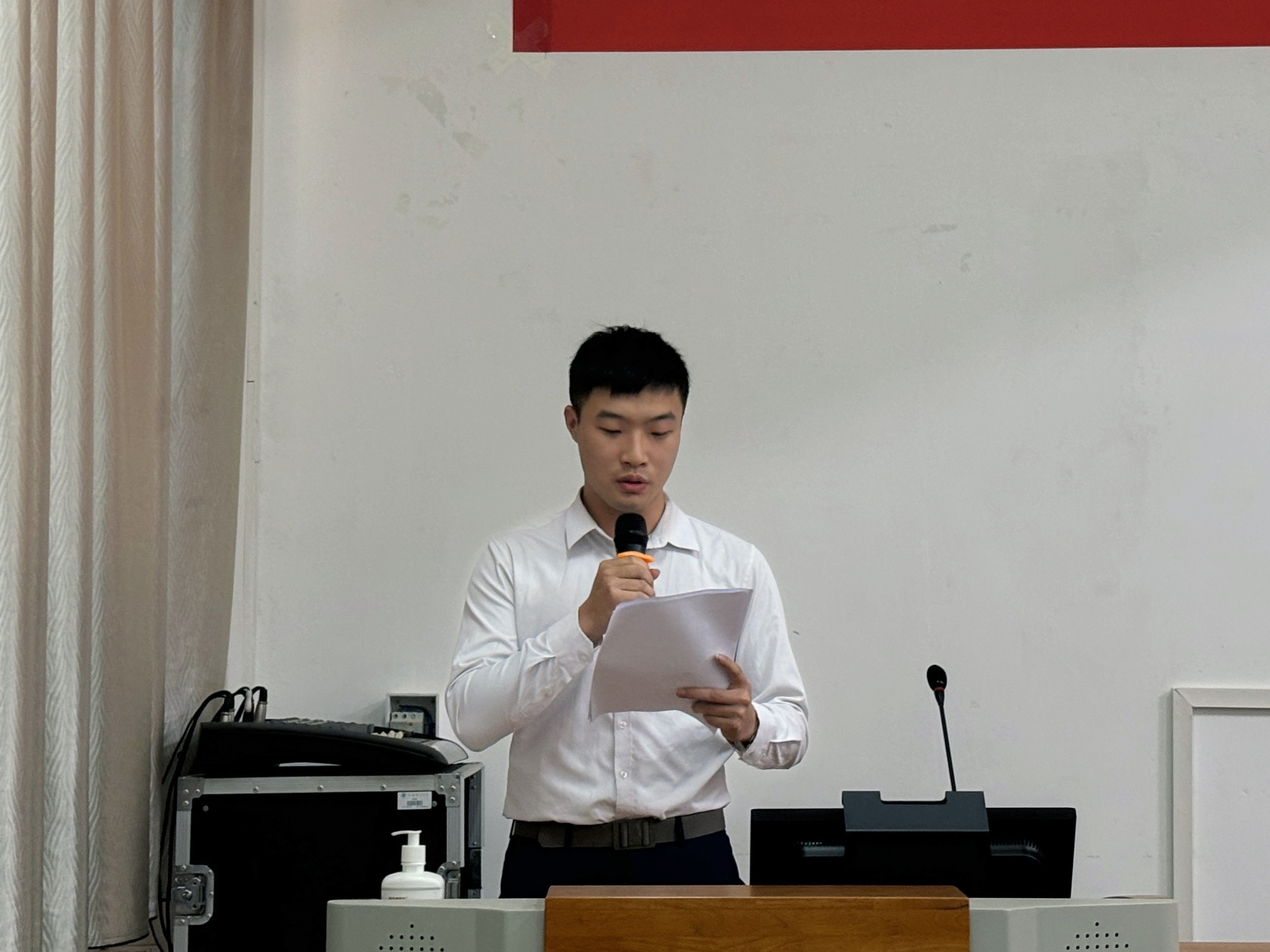 学院党委召开换届选举党员大会