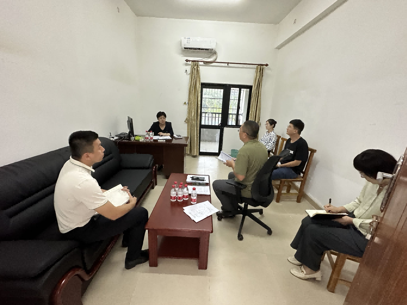 许玫到审计处调研审计工作