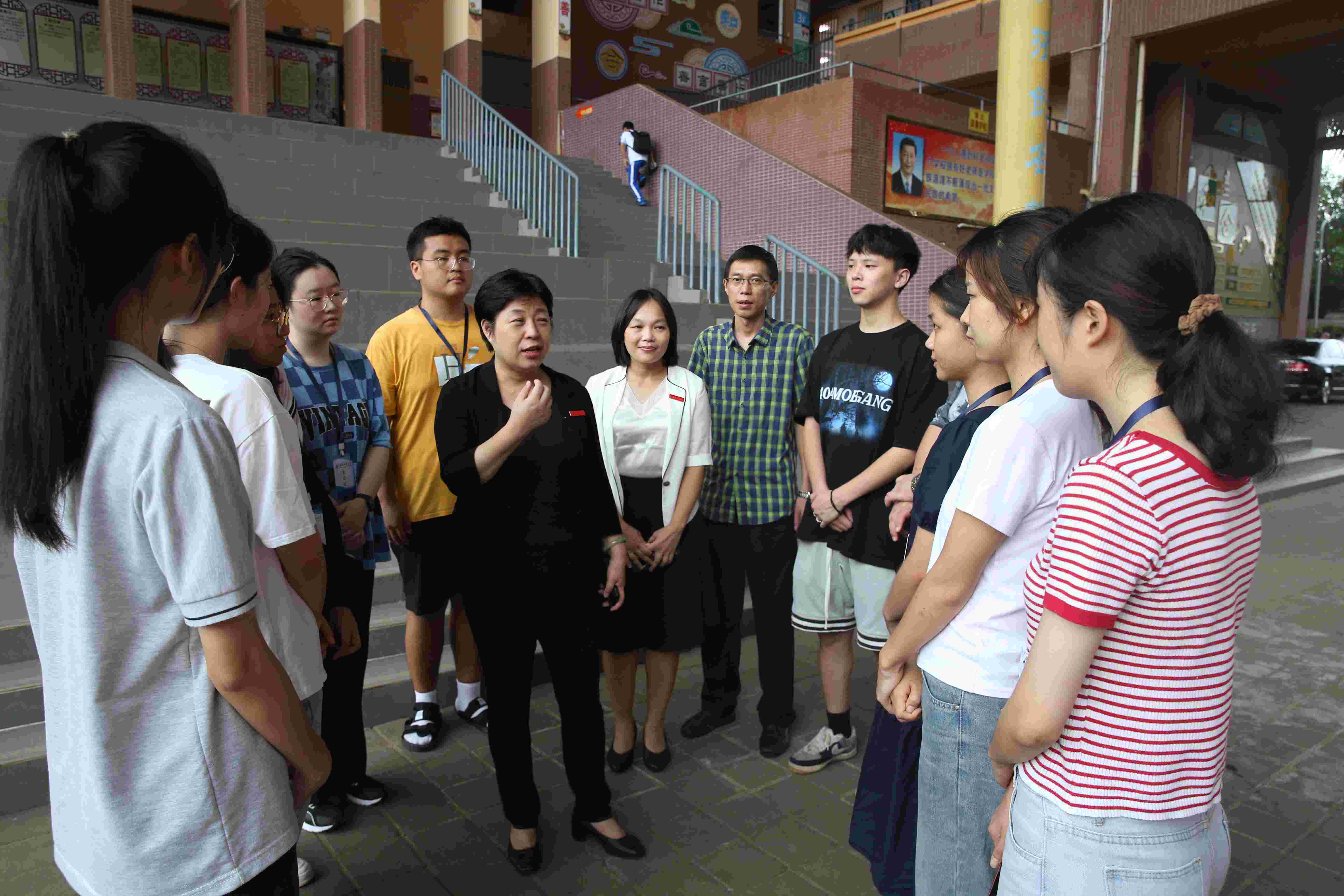 许玫一行出席定安“教授博士团队服务基础教育”项目启动仪式并看望实习生