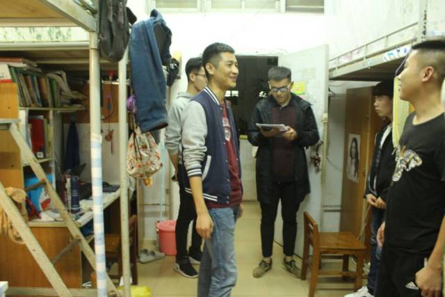 青年之声・新年新开始 走寝送关怀――记经济与管理学院新学期宿舍走访