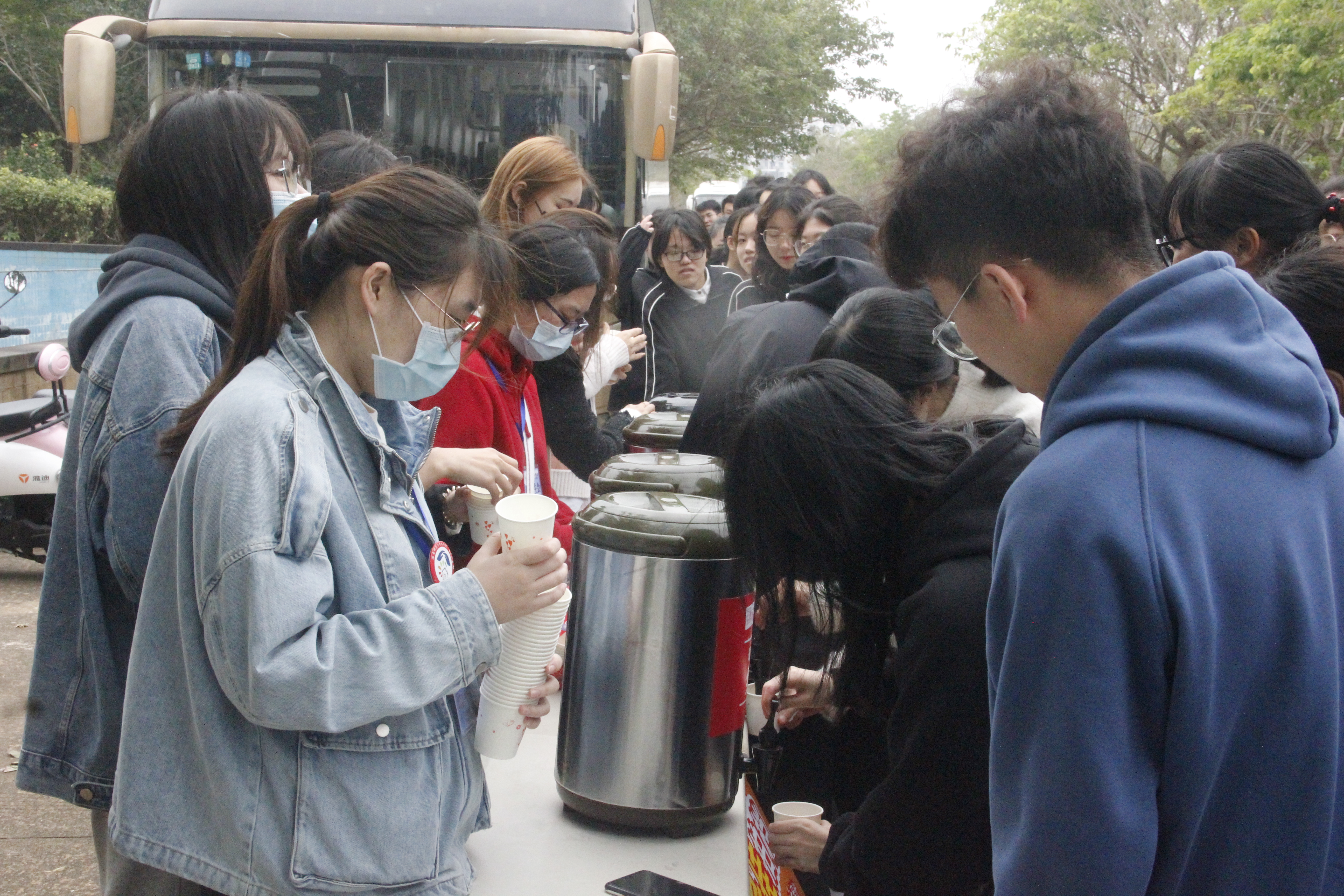 青年之声・记2020年文学院新生军训慰问会