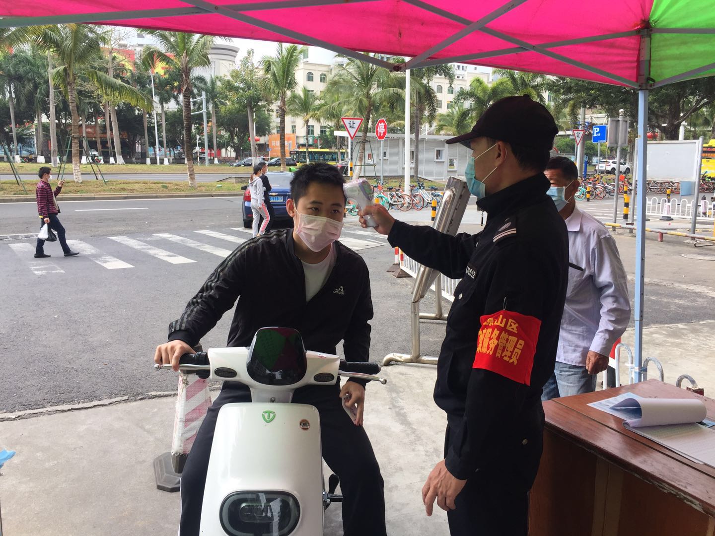 保卫处积极落实疫情防控  全力维护校园安全