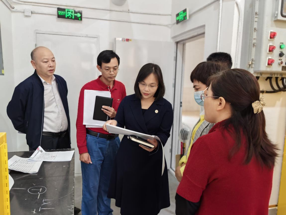 校领导带队开展2023年春季开学实验室安全检查