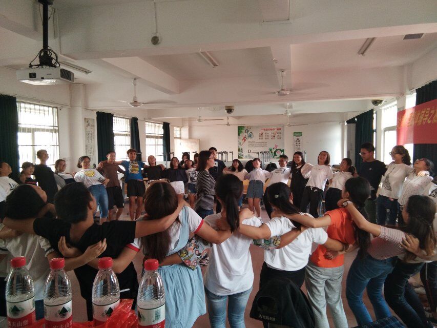 青年之声・相逢是首歌，记忆永相随――记物理与电子工程学院团体辅导活动