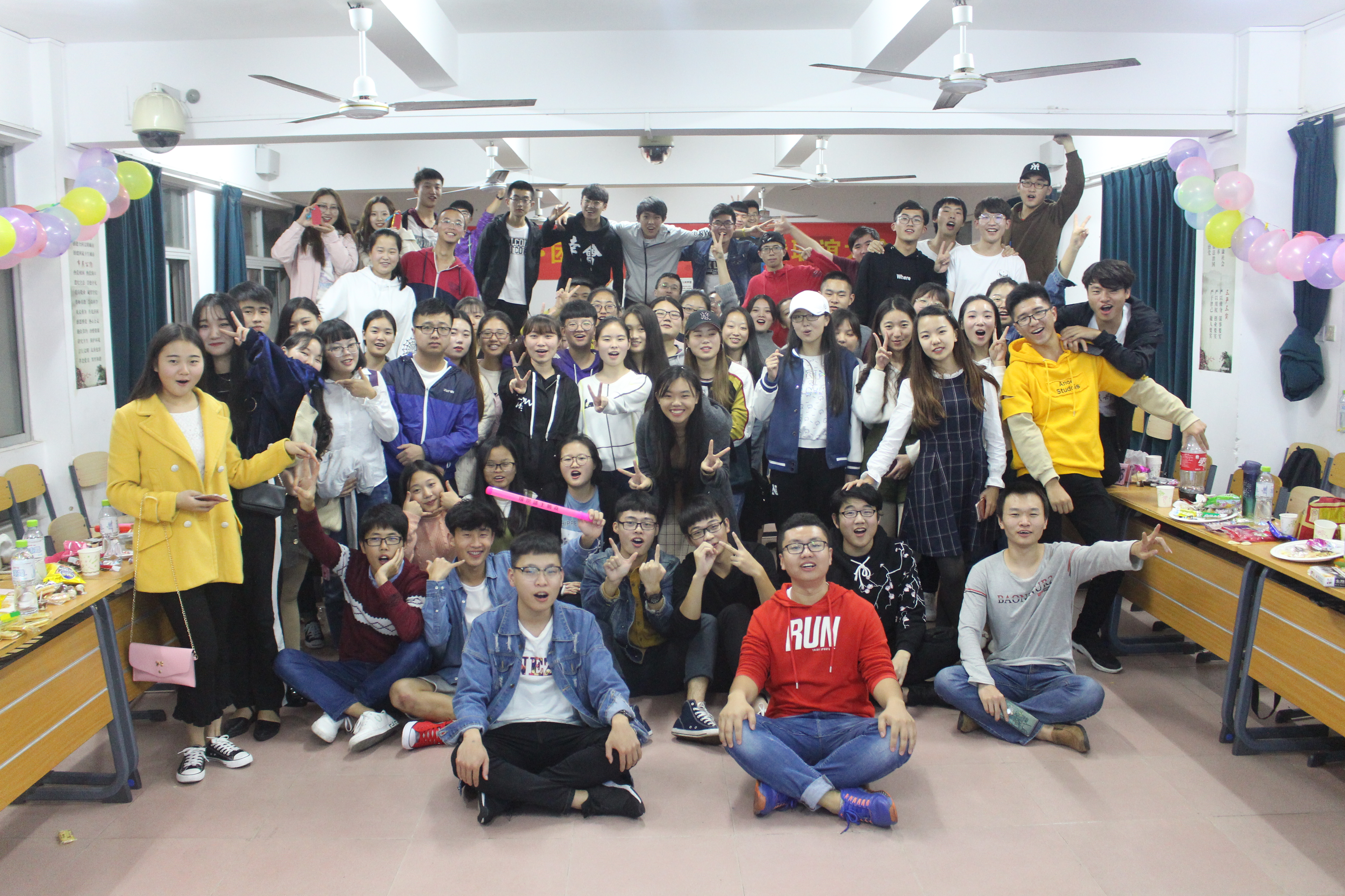 青年之声・聚似一团火，散做满天星--记物理与电子工程学院团委工作经验交流暨联谊大会