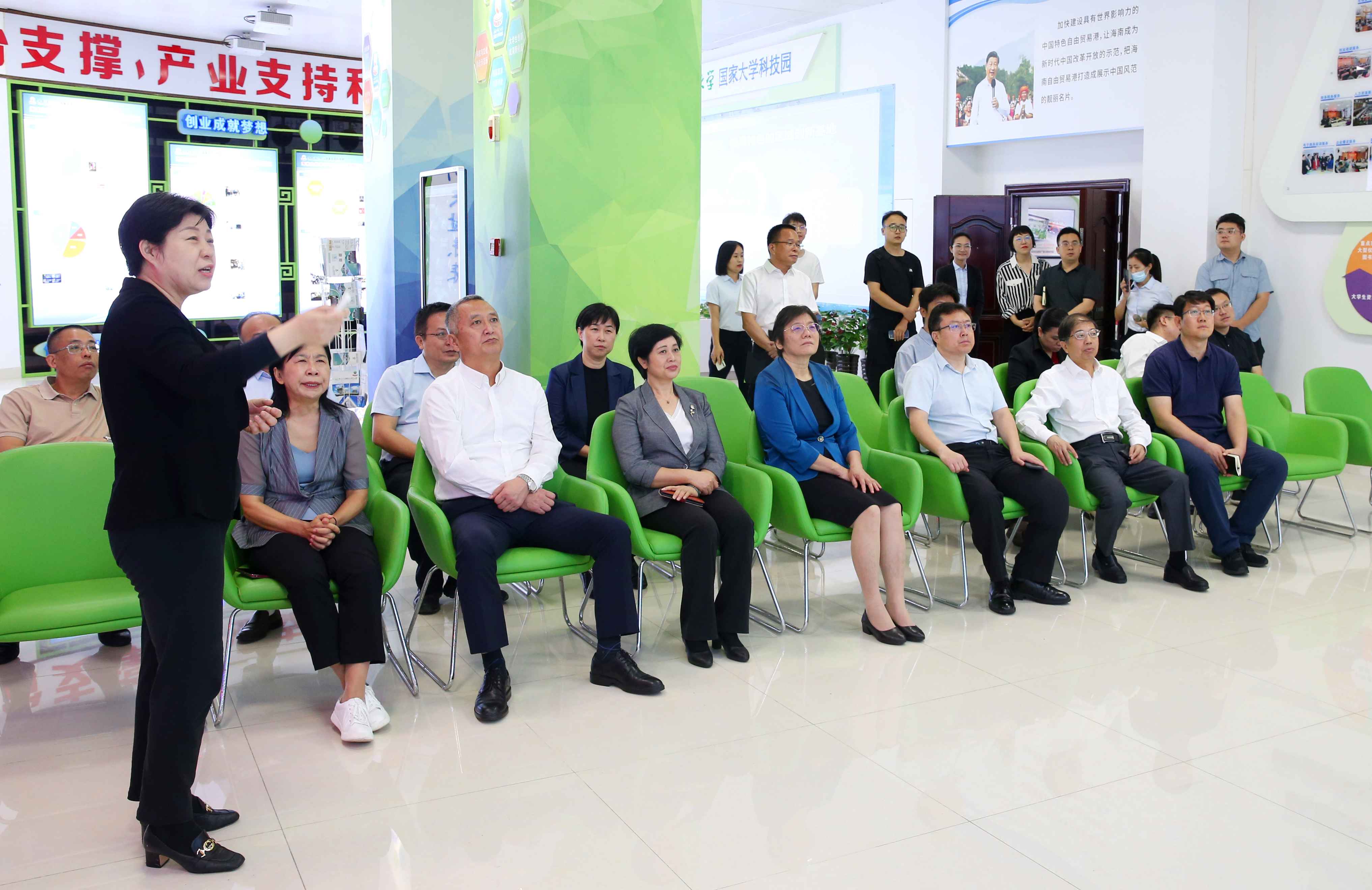 谢京副省长一行来我校调研毕业生就业创业工作