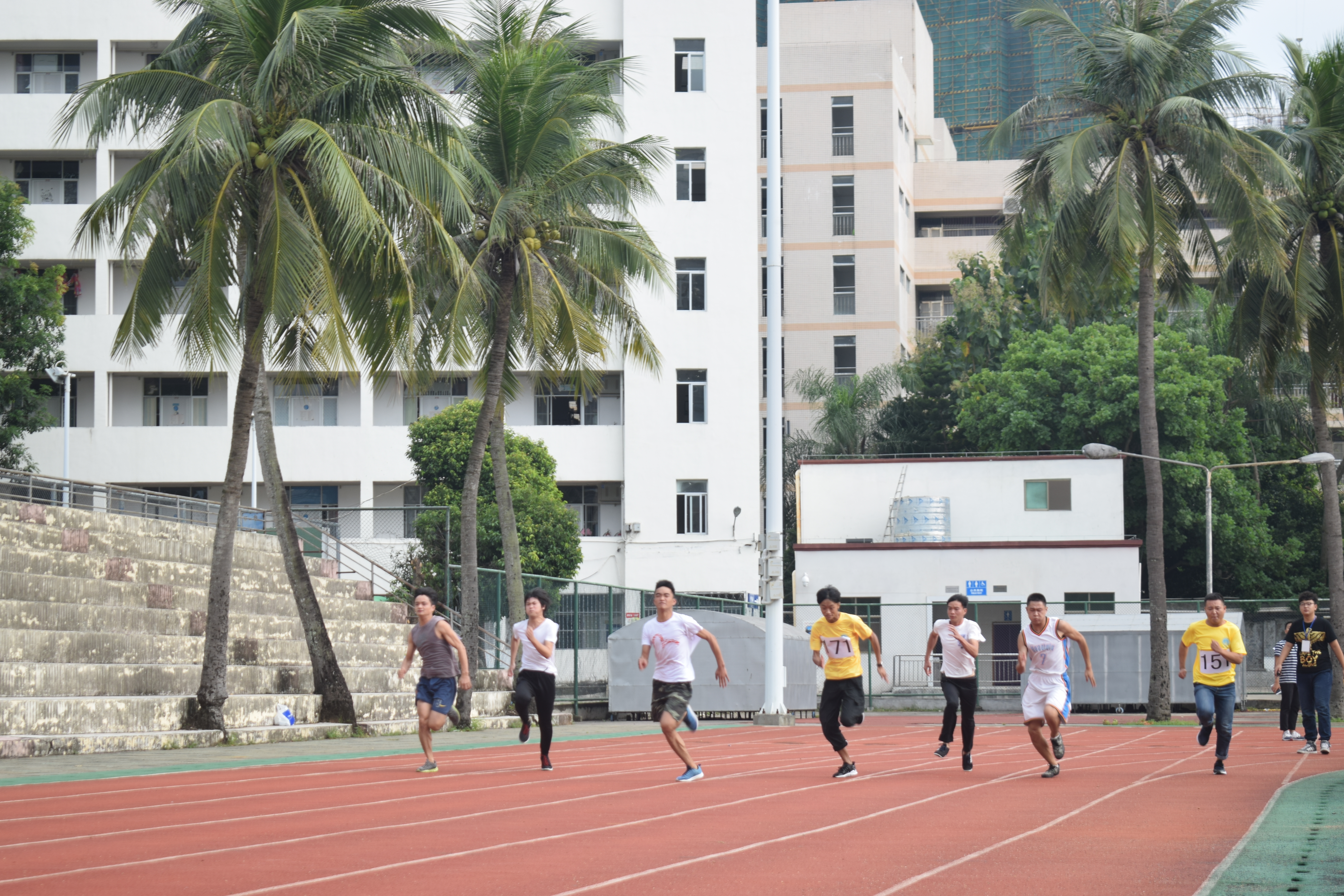 青年之声・三走青春，释放青春――记物理与电子工程学院院运动会