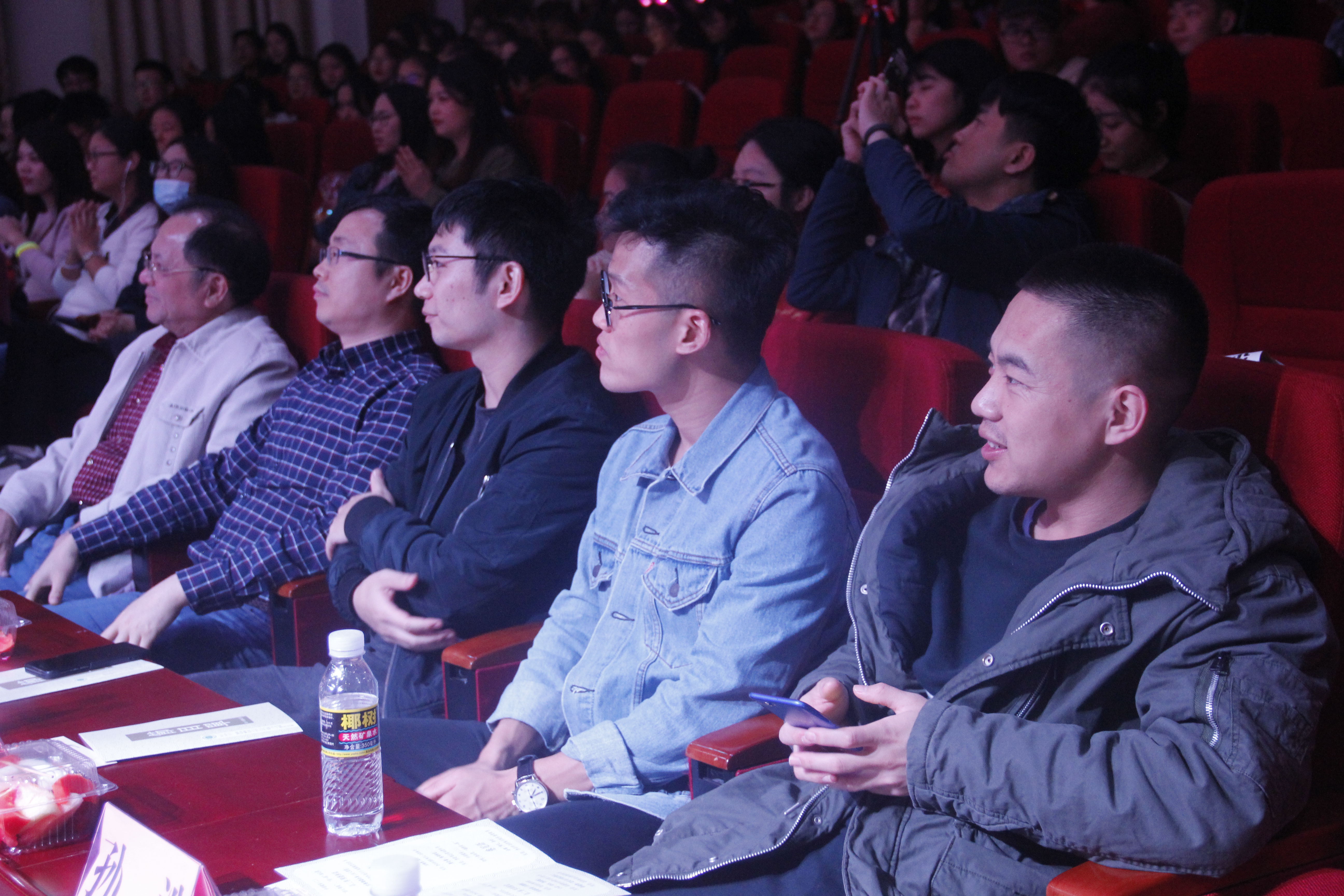 青年之声・记文学院历史系第十六届“南海簇历,史韵留香”历史之夜文艺晚会