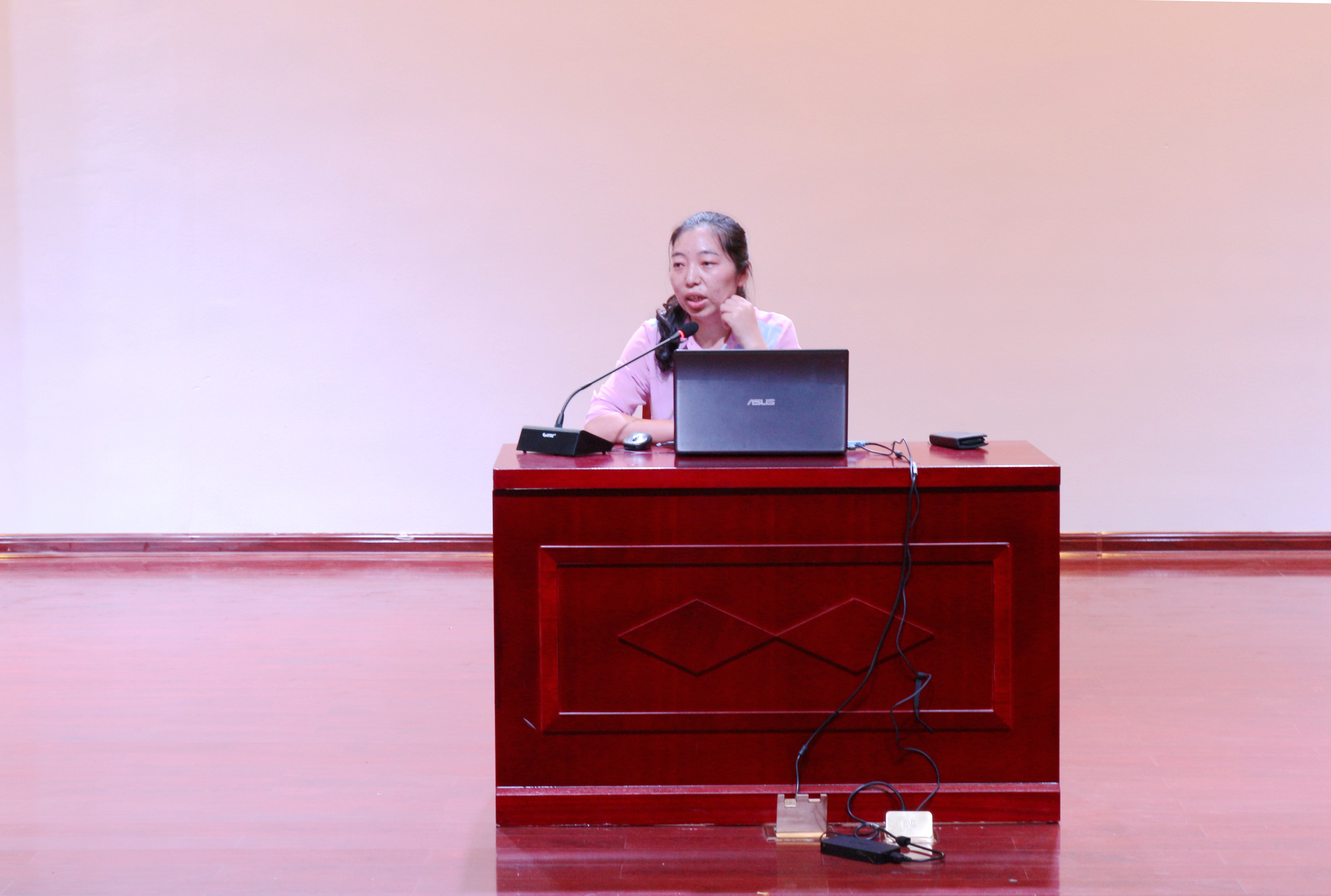 青年之声・安全意识天天有 校园生活乐悠悠――记经管学院成功举办校园安全与法制讲座