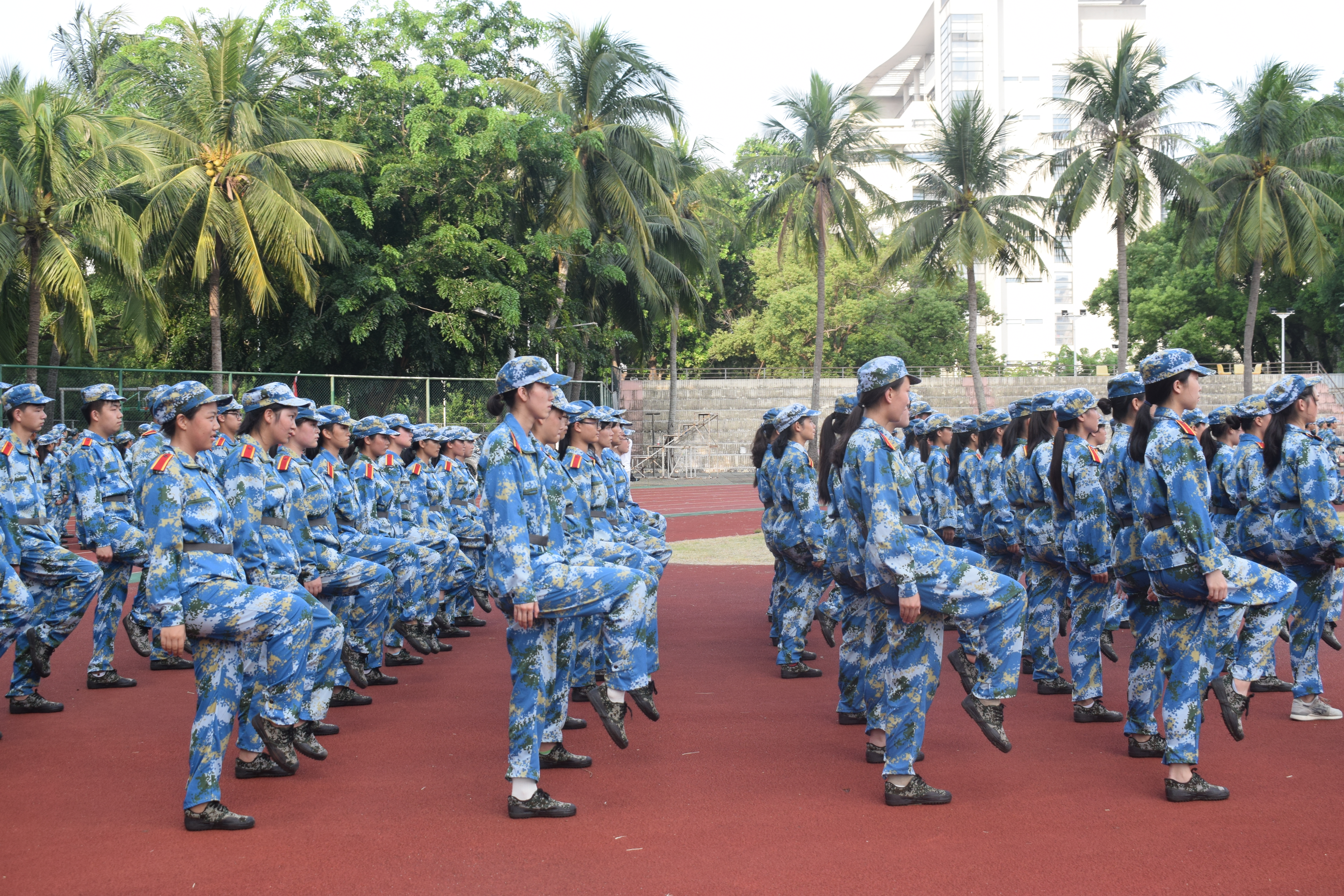 青年之声・―记物理与电子工程学院2017级新生军训