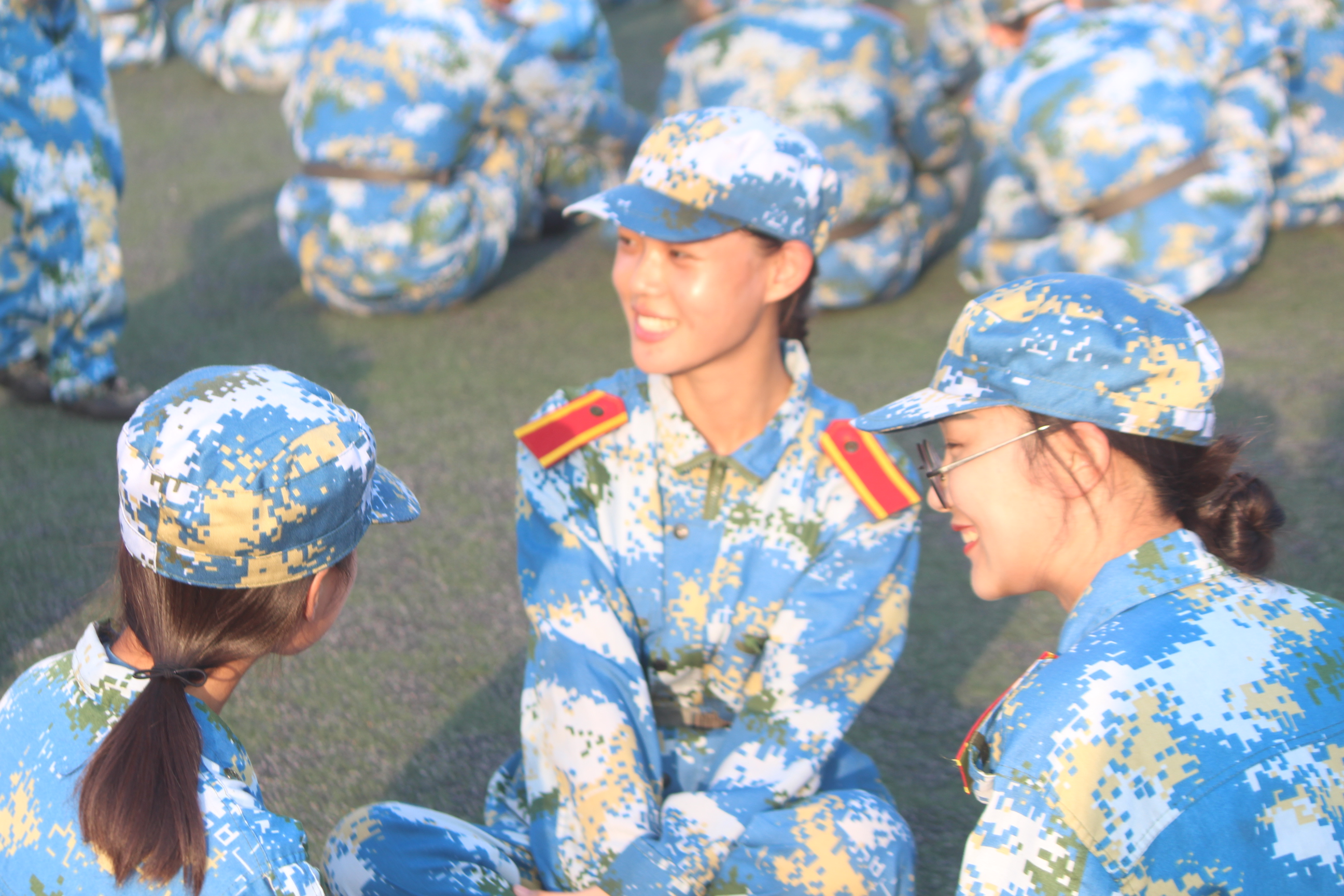 青年之声・―记物理与电子工程学院2017级新生军训