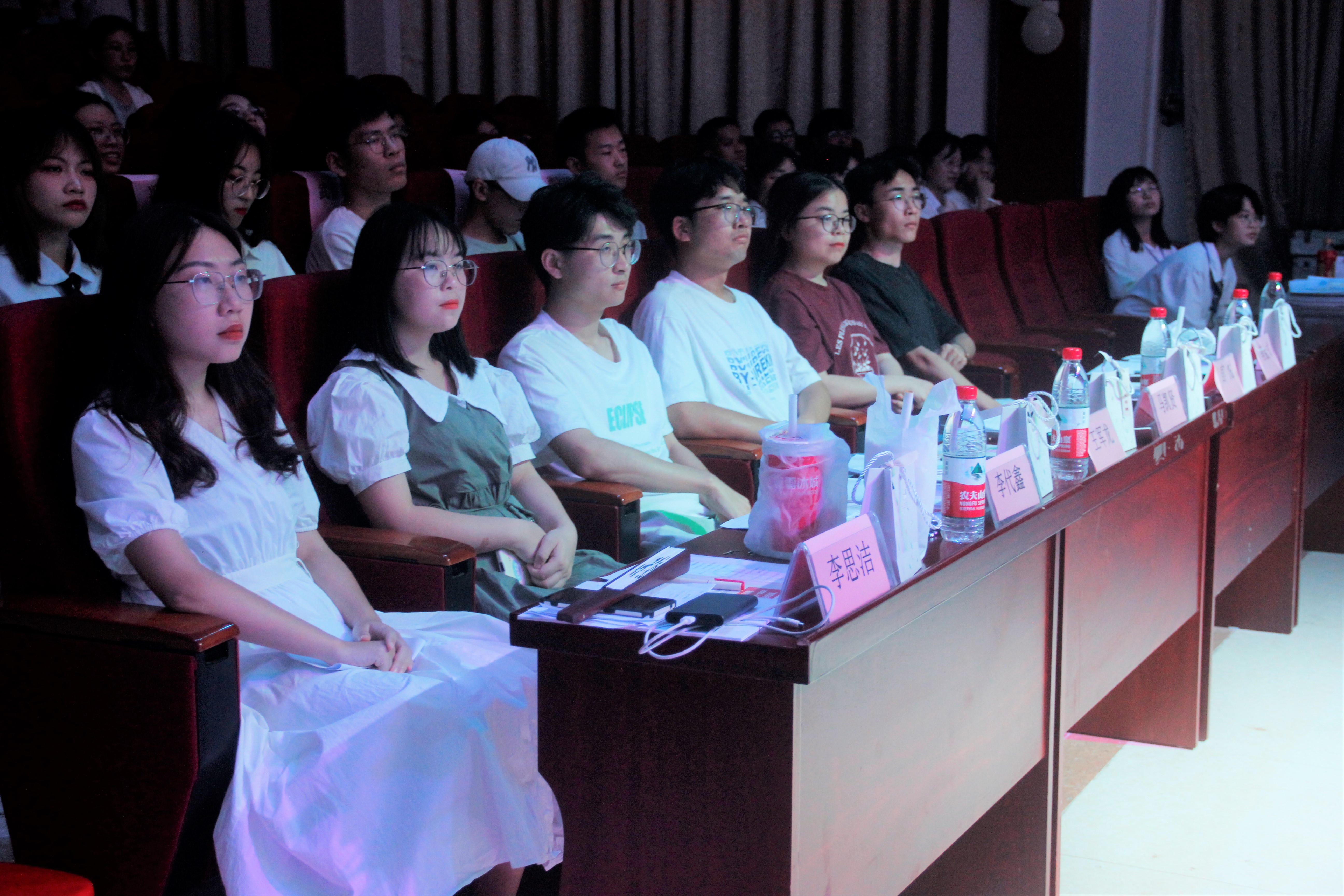 青年之声・记文学院2020-2021年度志愿者表彰大会暨优秀班级服务队评选决赛