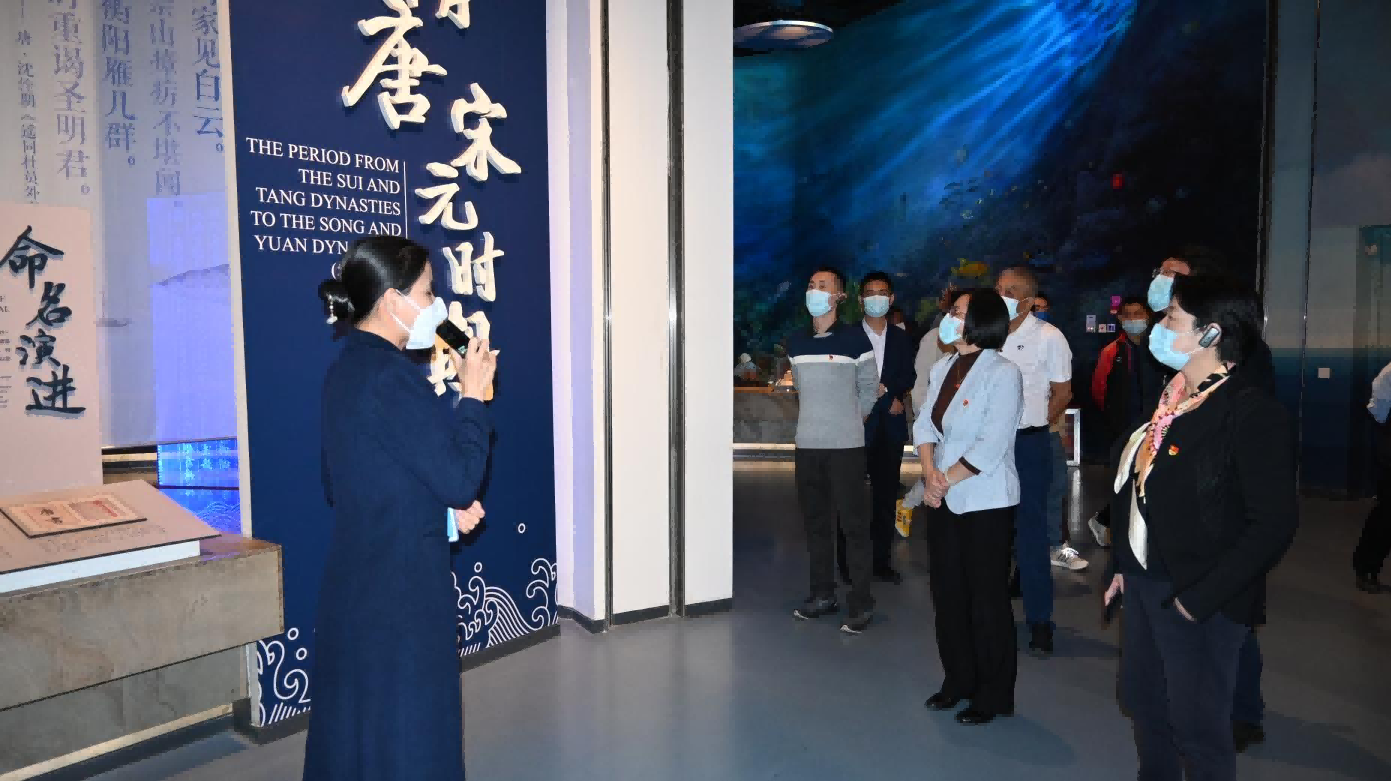 党建联建聚合力 同心迈步新征程――省委编办事业编制处党支部、星空游戏官方机关党委第二、五党支部赴琼海开展联合主题党日活动