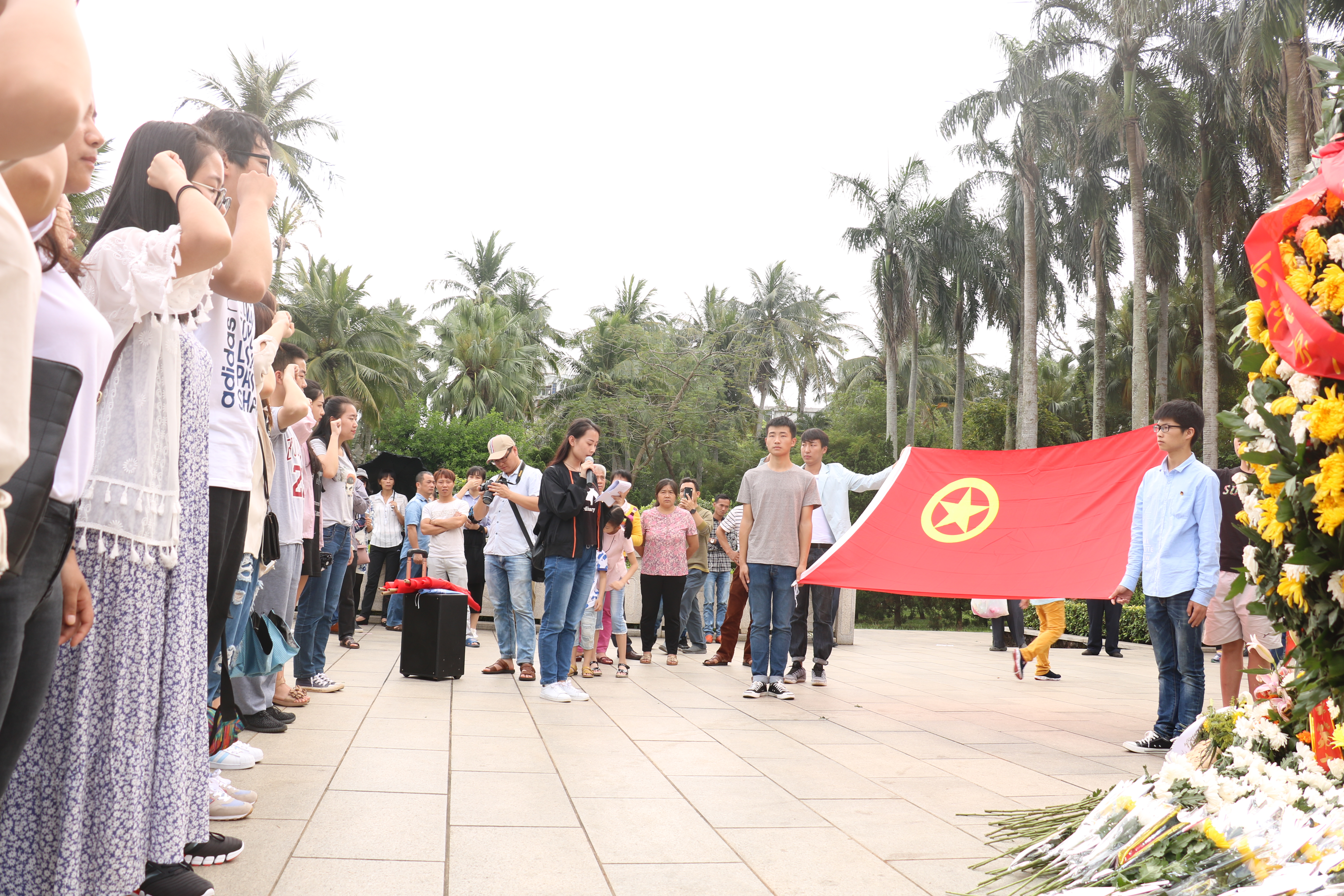 青年之声・校团委组织开展“清明祭英烈 共铸中华魂”主题教育实践