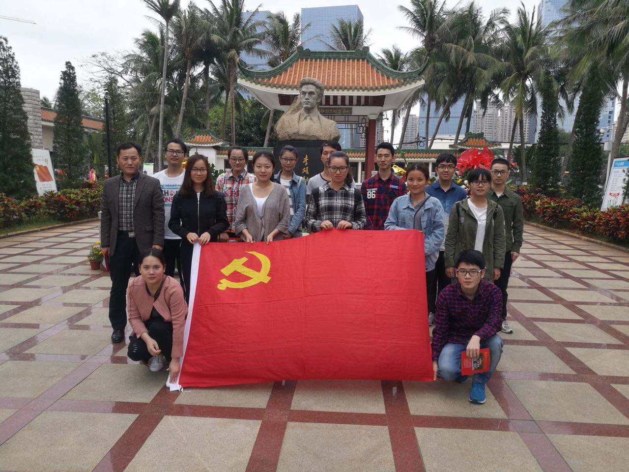 青年之声・校团委组织开展“清明祭英烈 共铸中华魂”主题教育实践