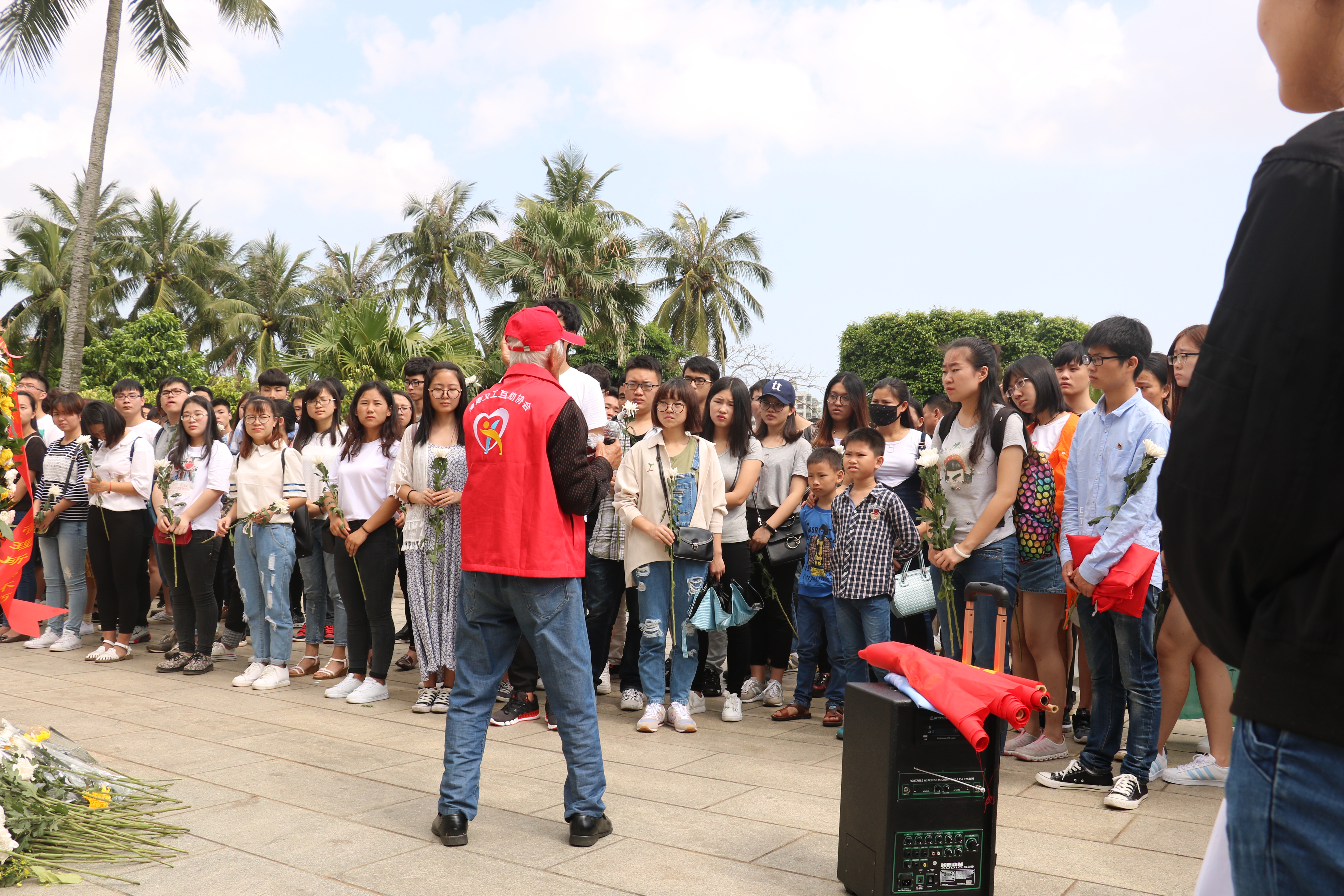 青年之声・校团委组织开展“清明祭英烈 共铸中华魂”主题教育实践