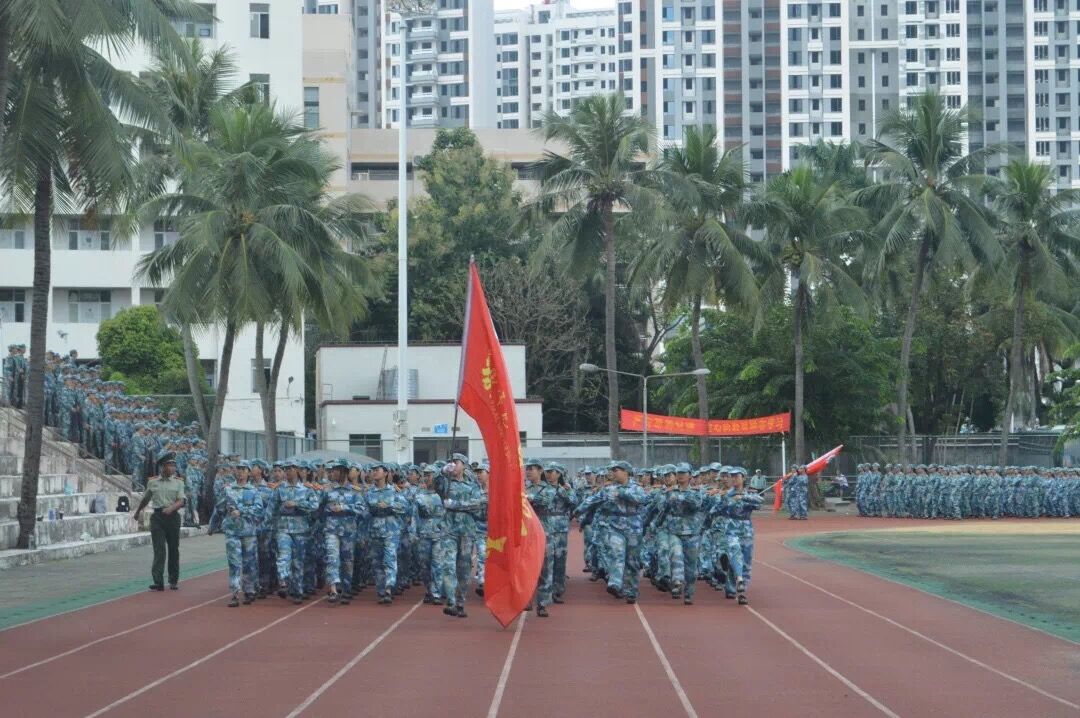 记星空游戏官方数学与统计学院军训汇演暨表彰大会