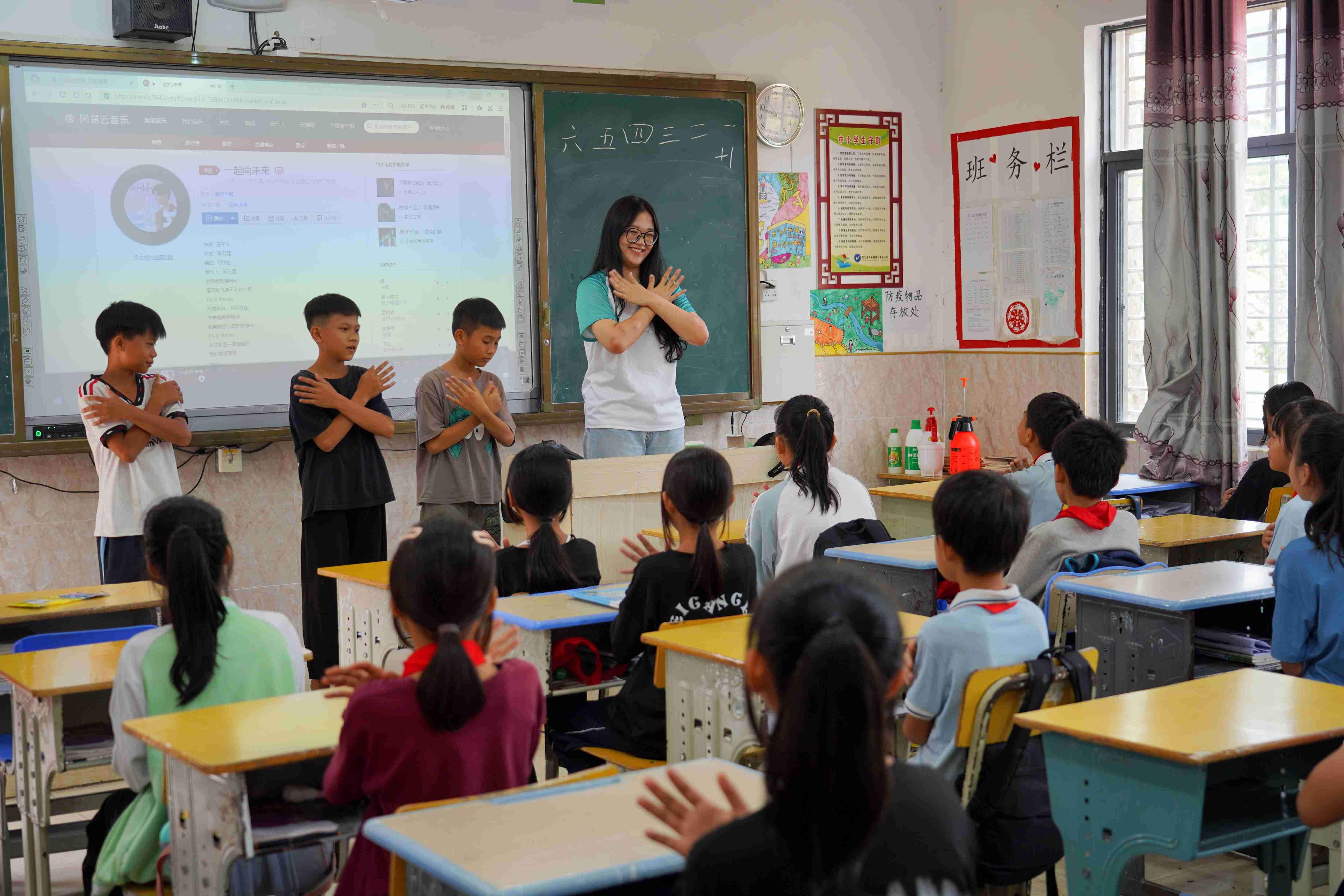 星空游戏官方大学生骨干尖兵班赴陵水开展大学生暑期“三下乡”社会实践活动