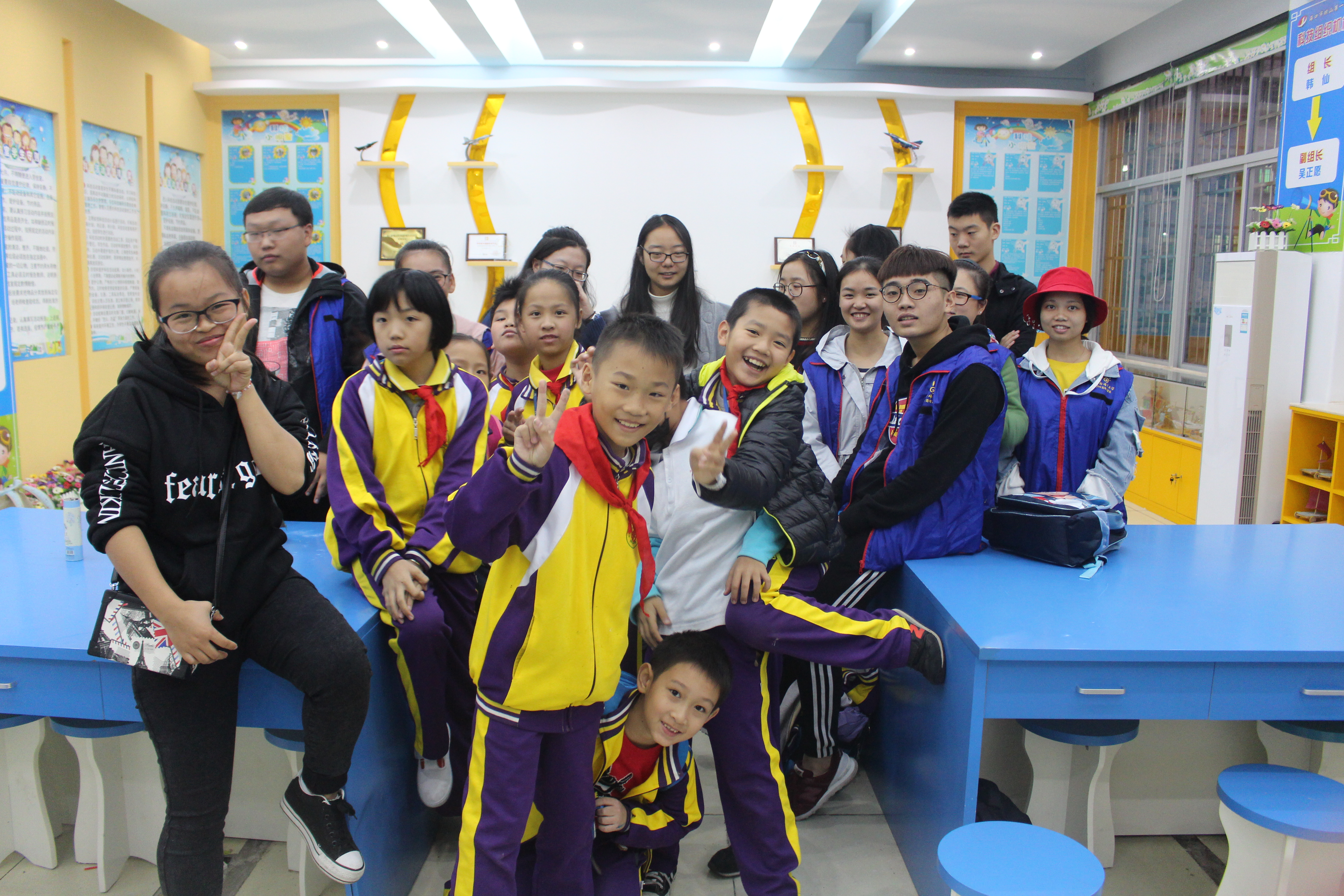 青年之声・志愿琼小，温暖传递――记物理与电子工程学院琼山一小志愿服务活动