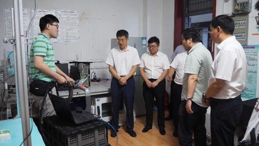 陈相松率队到湖北高校考察调研