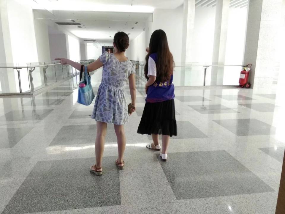 青年之声• 马克思主义学院组织志愿者在海南省博物馆开展志愿服务活动