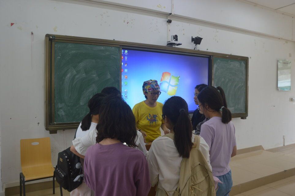 青年之声• 教育与心理学院《松鼠学堂在海南的自然教育实践》讲座